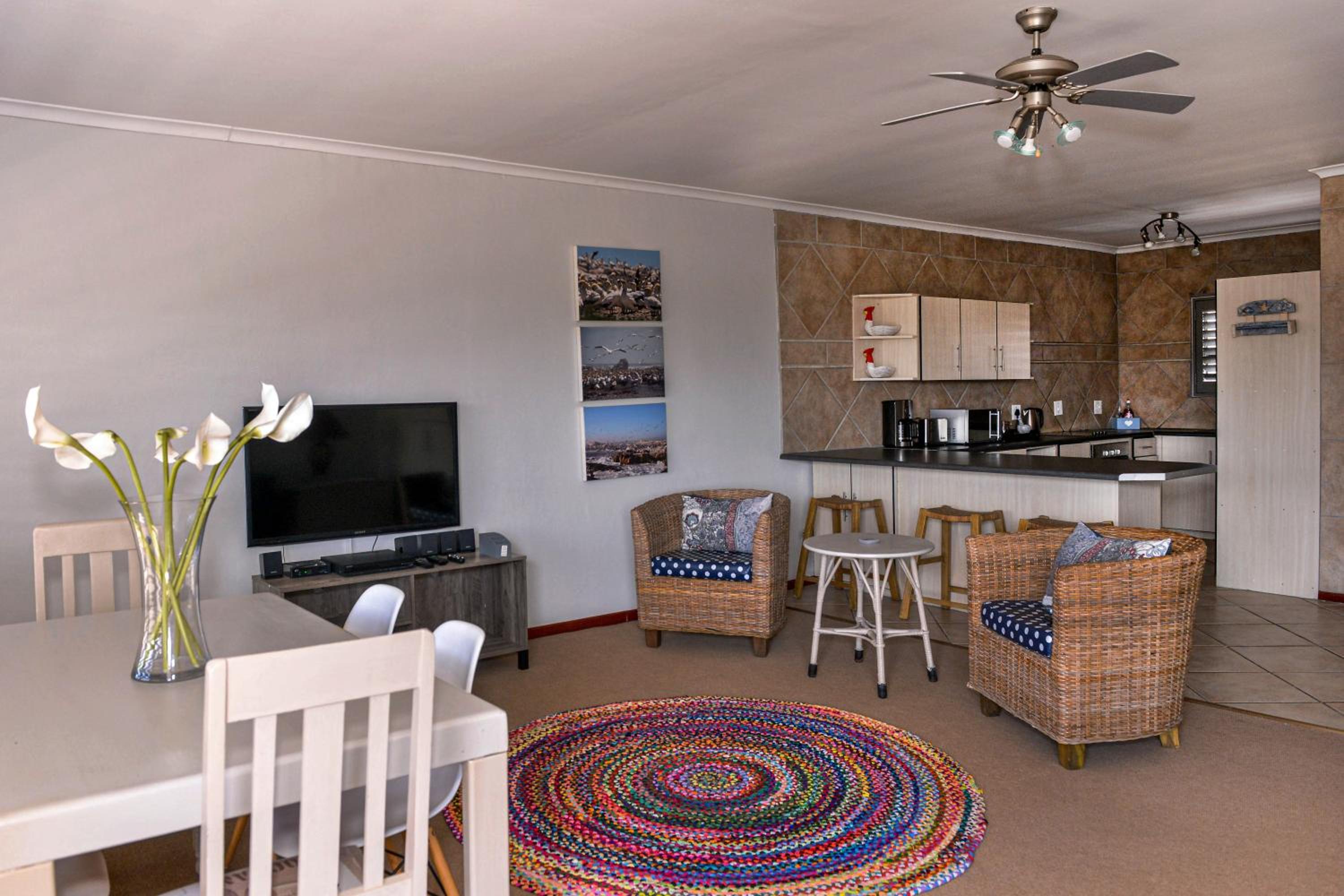 Two-Bedroom Apartment - Photo 6