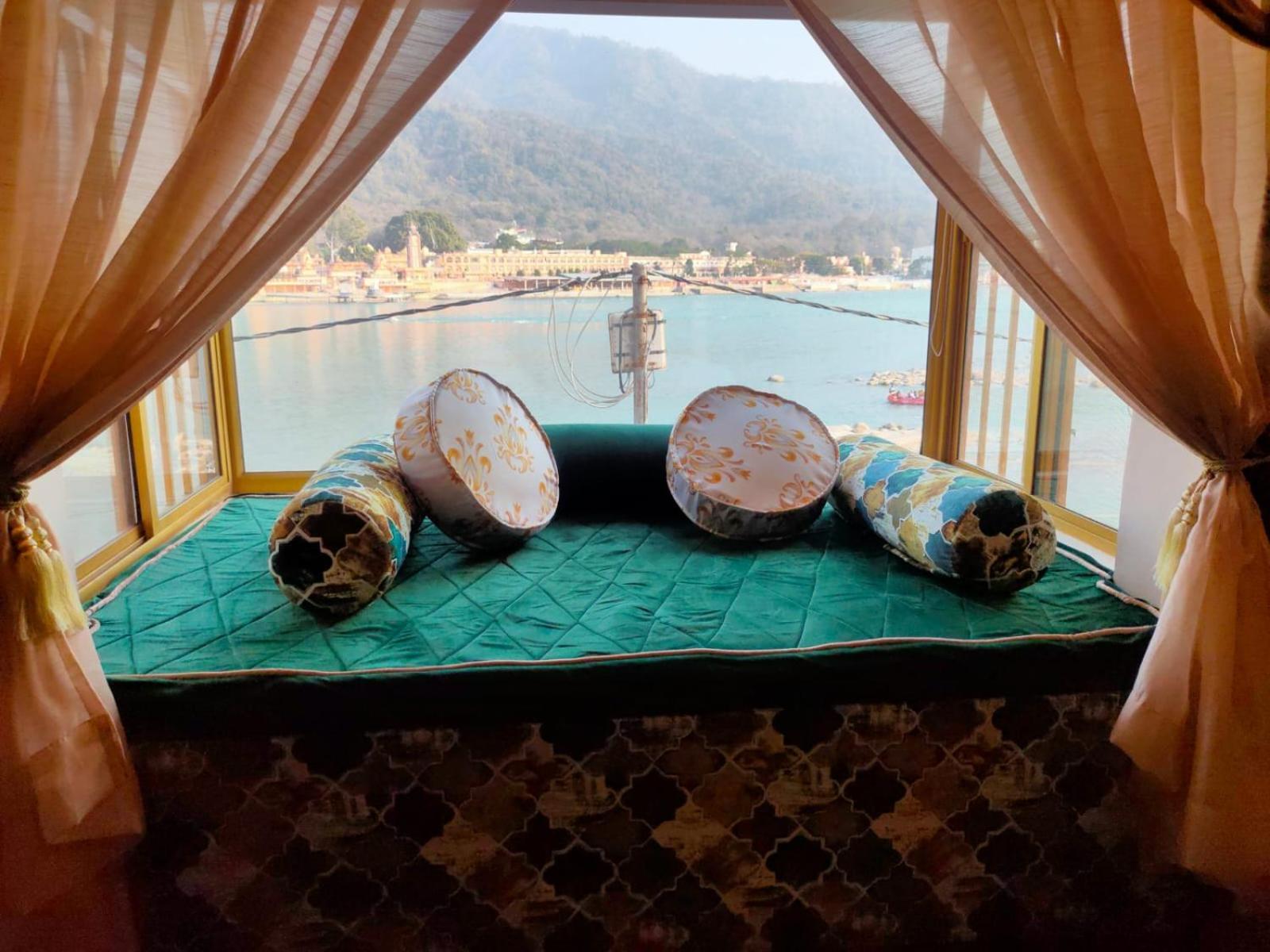 Premier Ganga View With Complimentary Hi Tea and Mini-bar - Photo 4