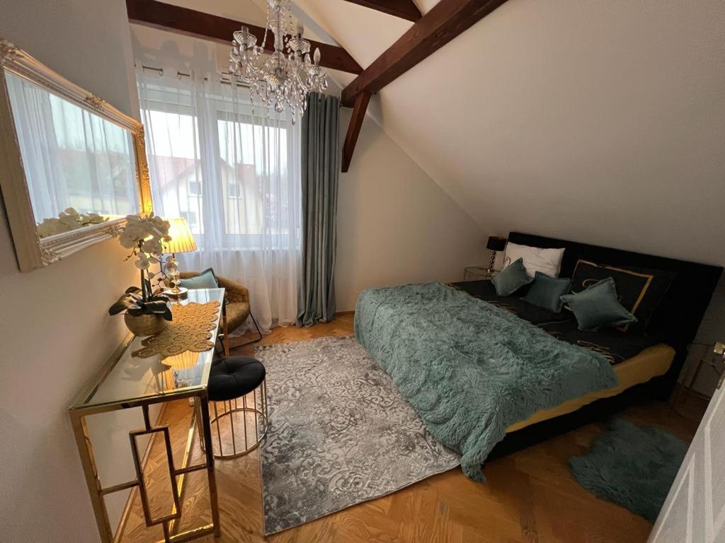 Apartment - Photo 43