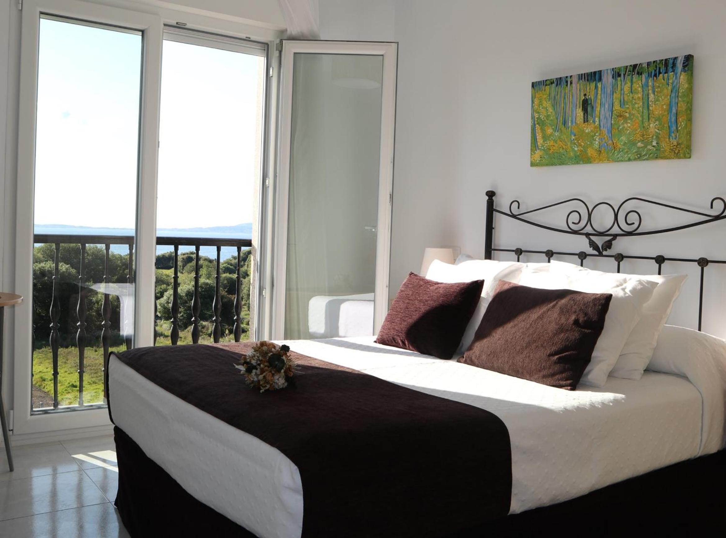 Double Room with Balcony and Sea View photo 3