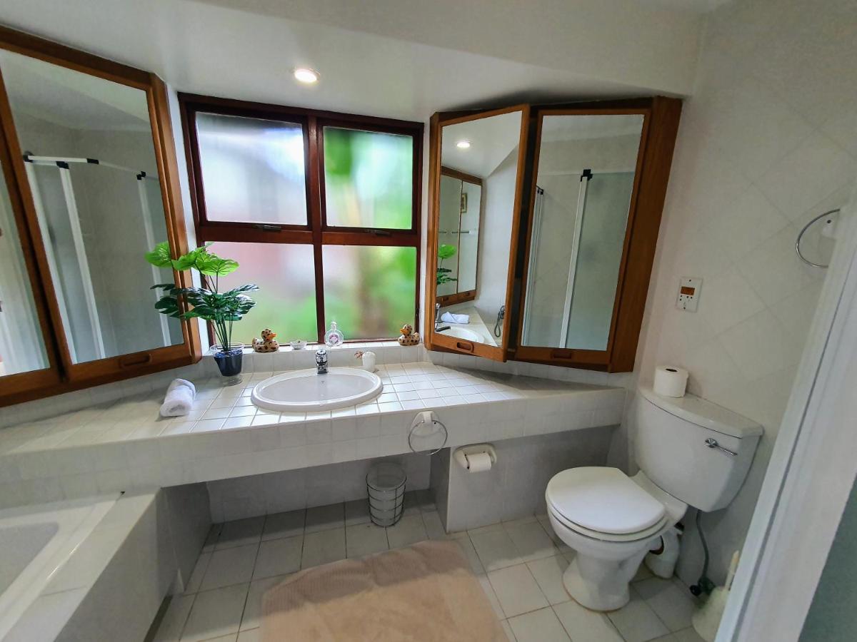 Three-Bedroom Villa photo 2
