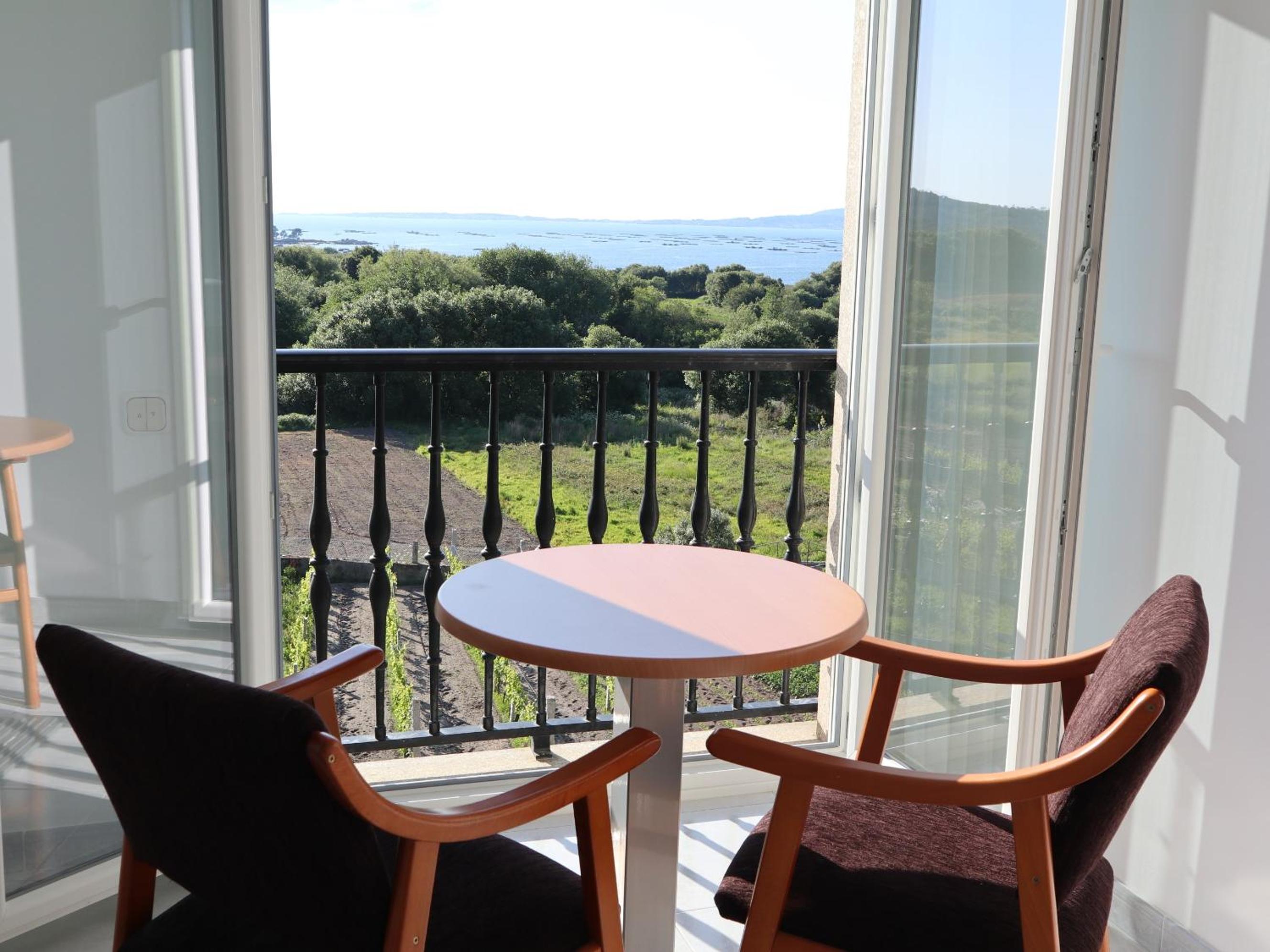 Family Room with Sea View photo 2