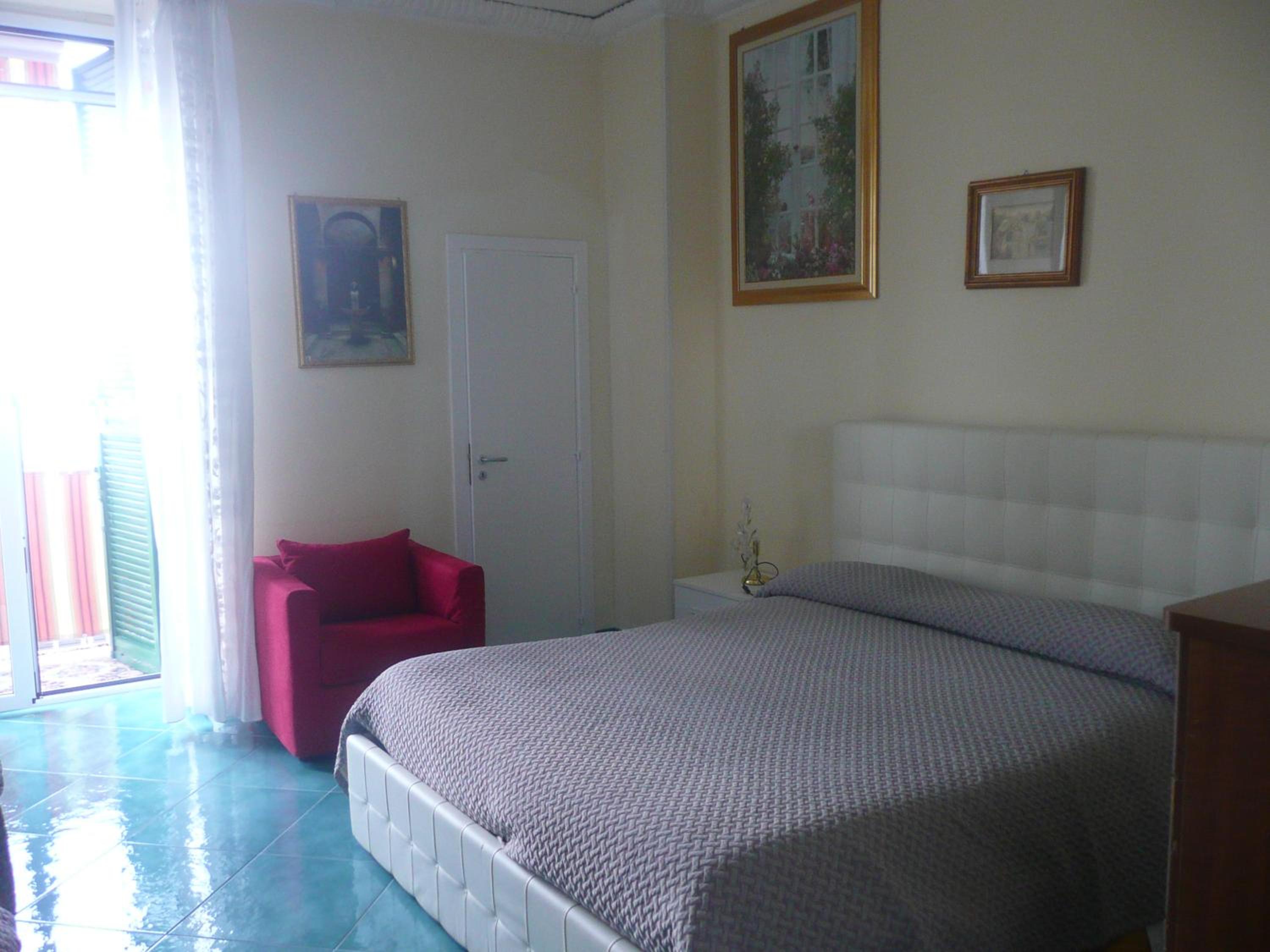Quadruple Room with Sea View - Photo 17