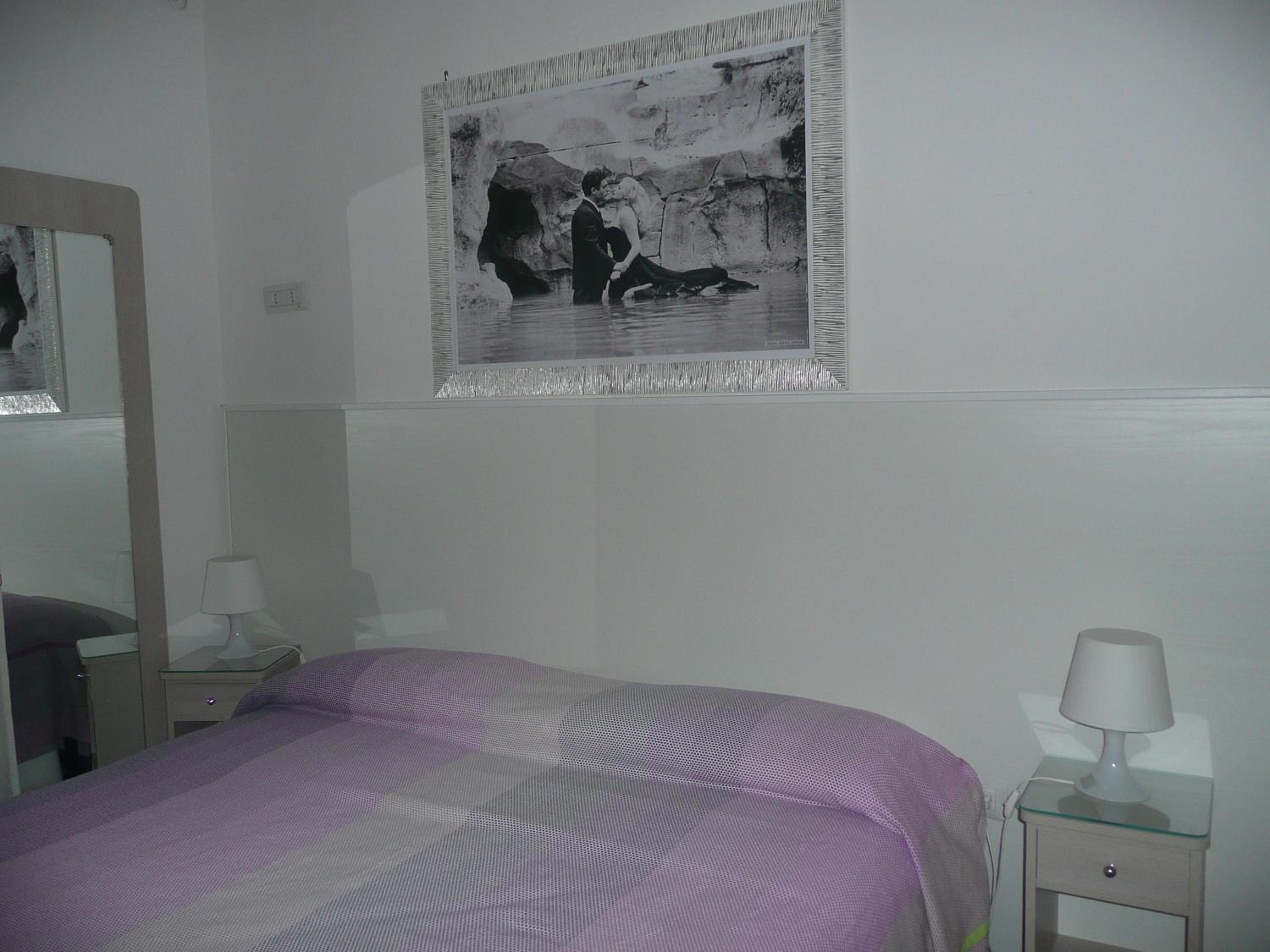 Double Room with Sea View - Photo 11