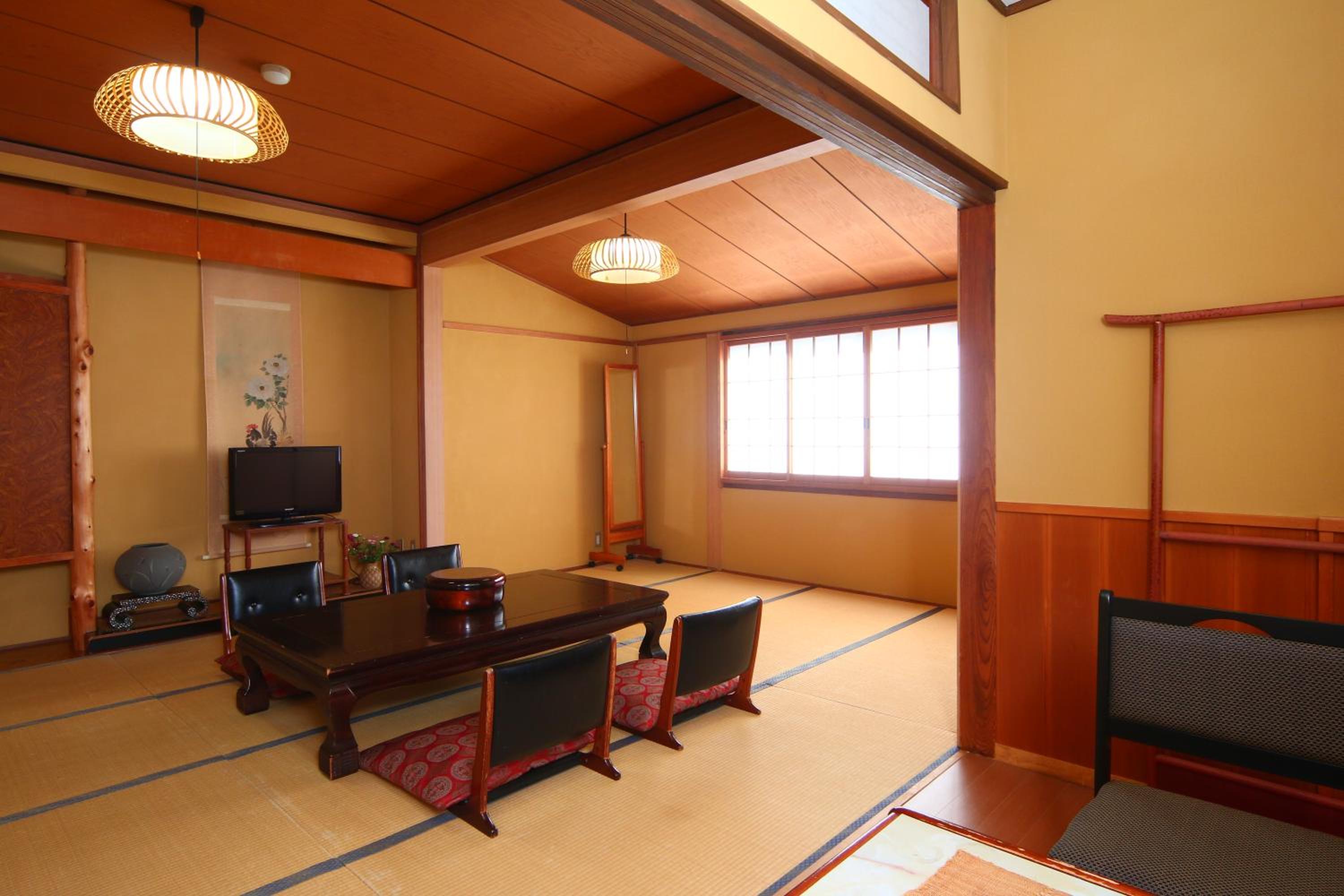 Japanese-Style Quadruple Room with Private Bathroom