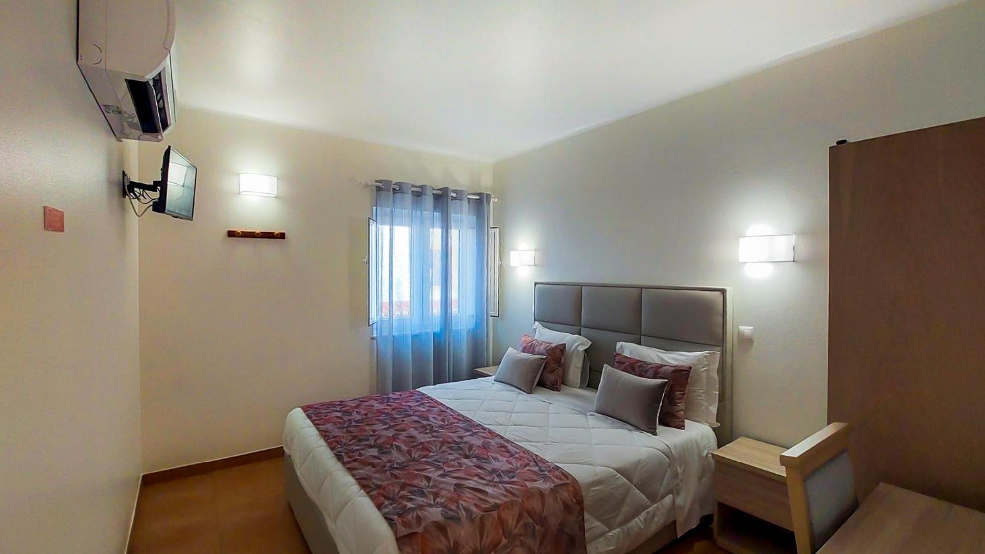 Double Room - Photo 12