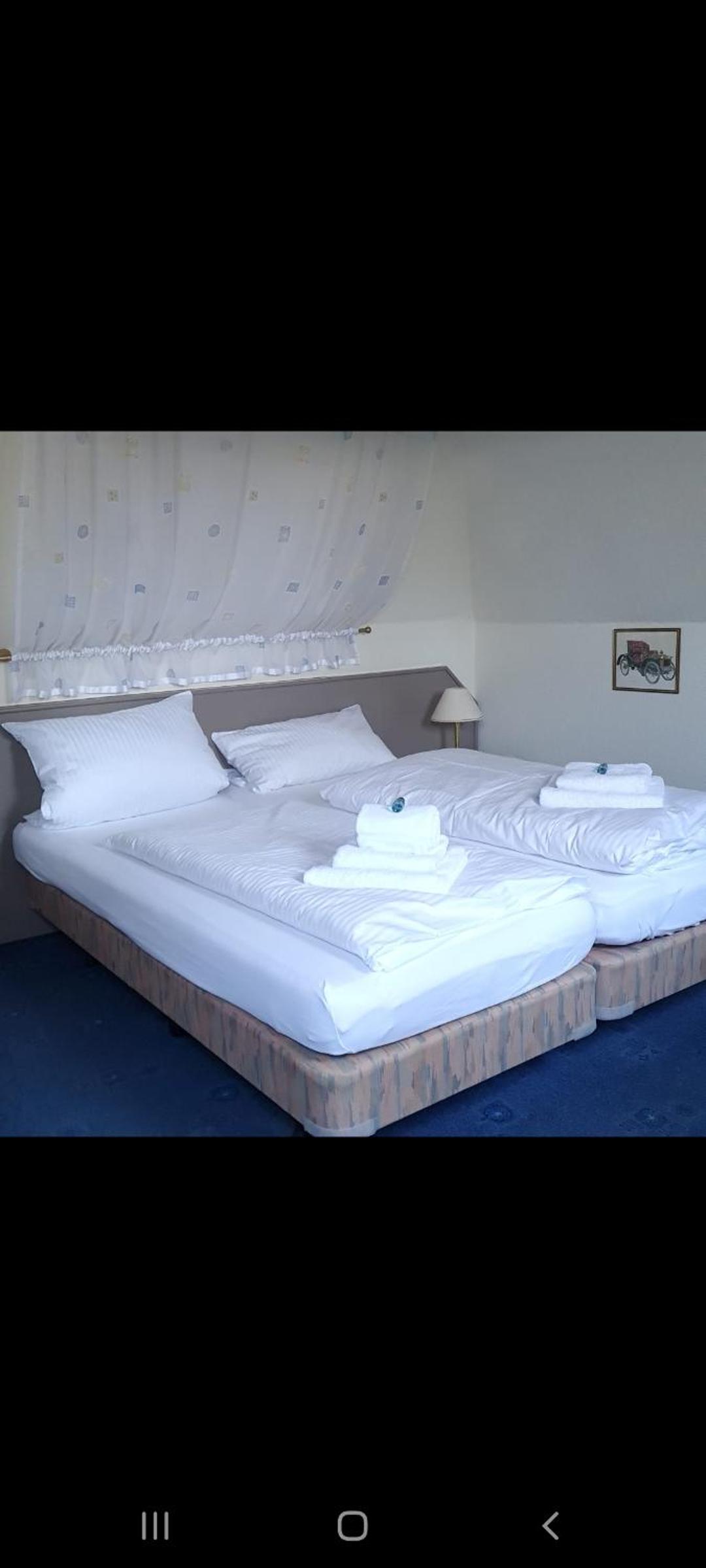 Double or Twin Room - Photo 4