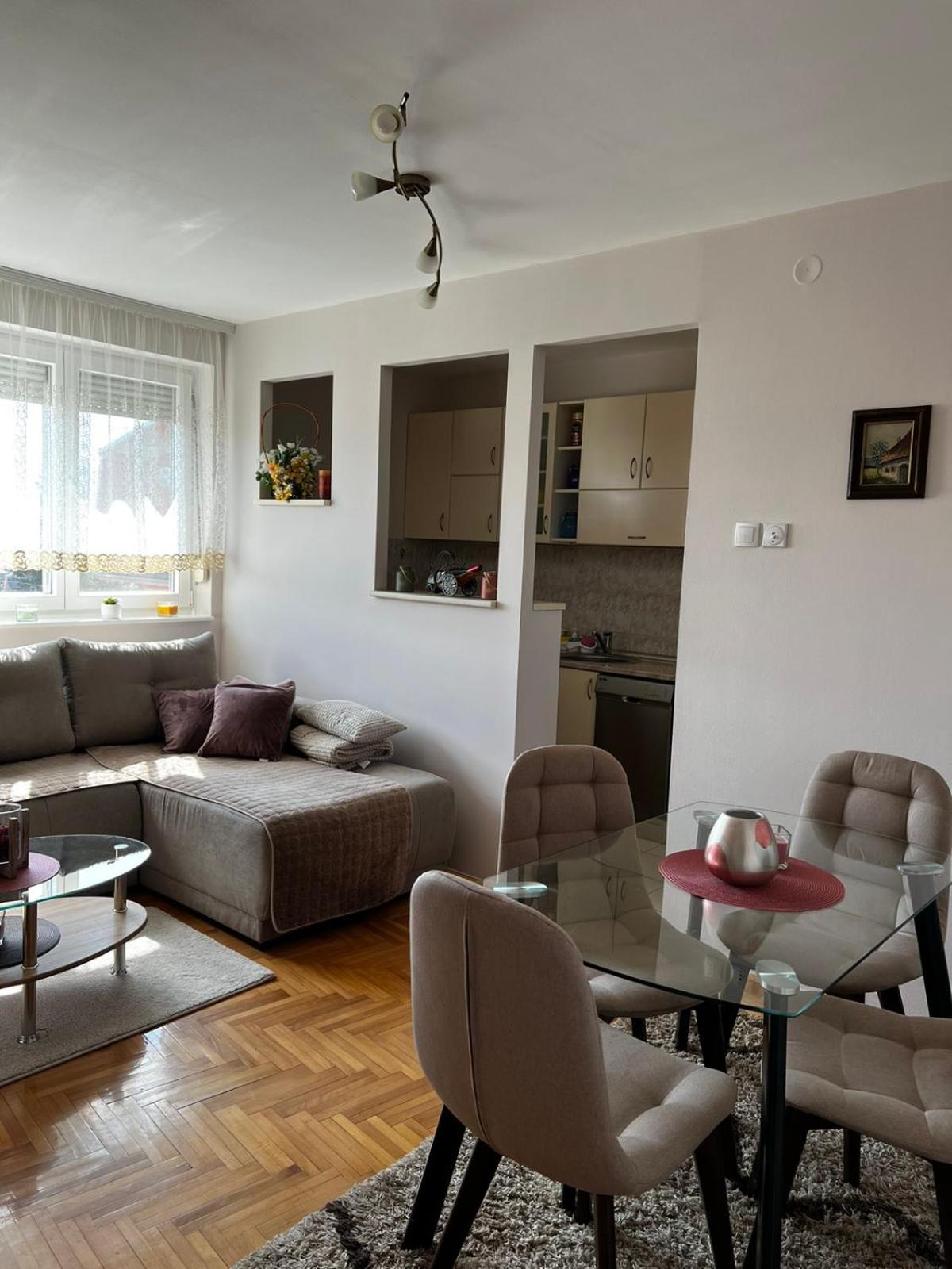 One-Bedroom Apartment photo 1