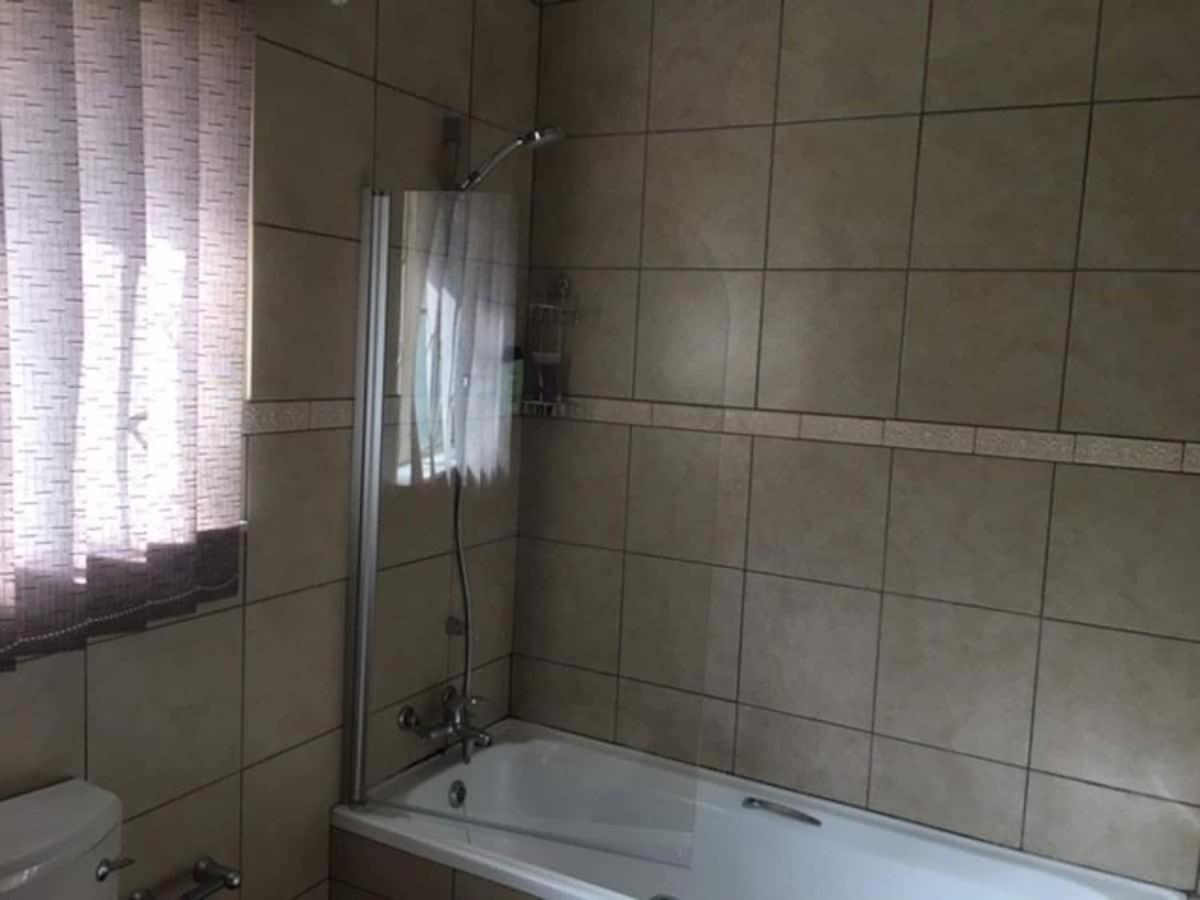 Deluxe Suite - Photo 14