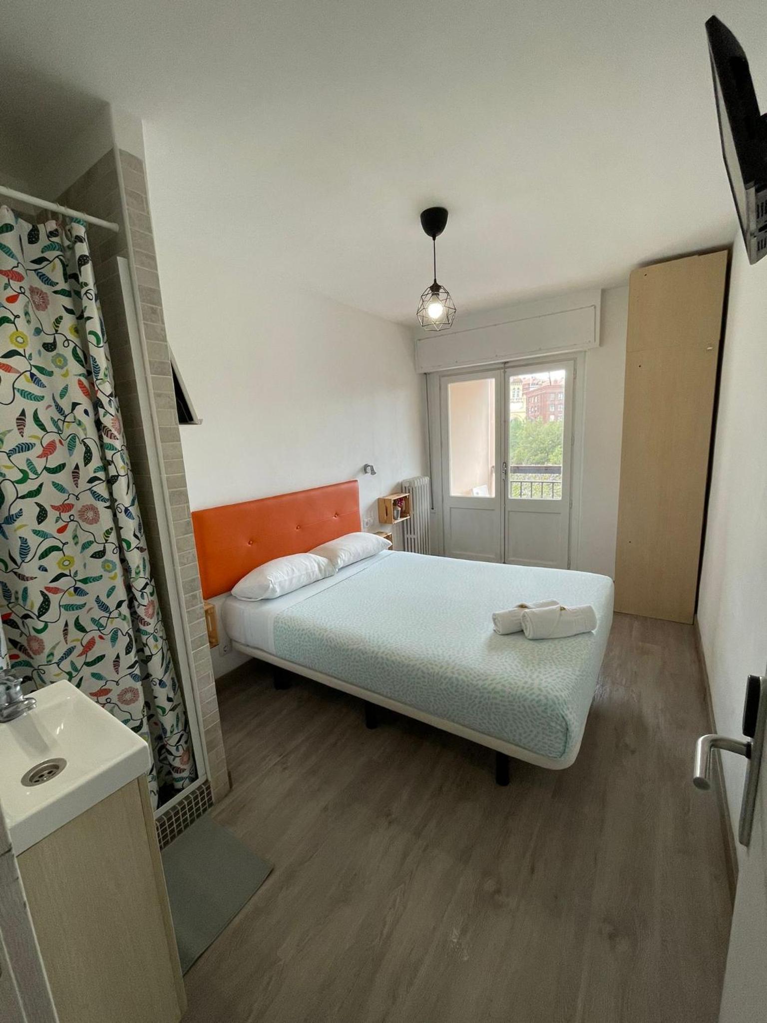 Habitación Doble con Baño Compartido