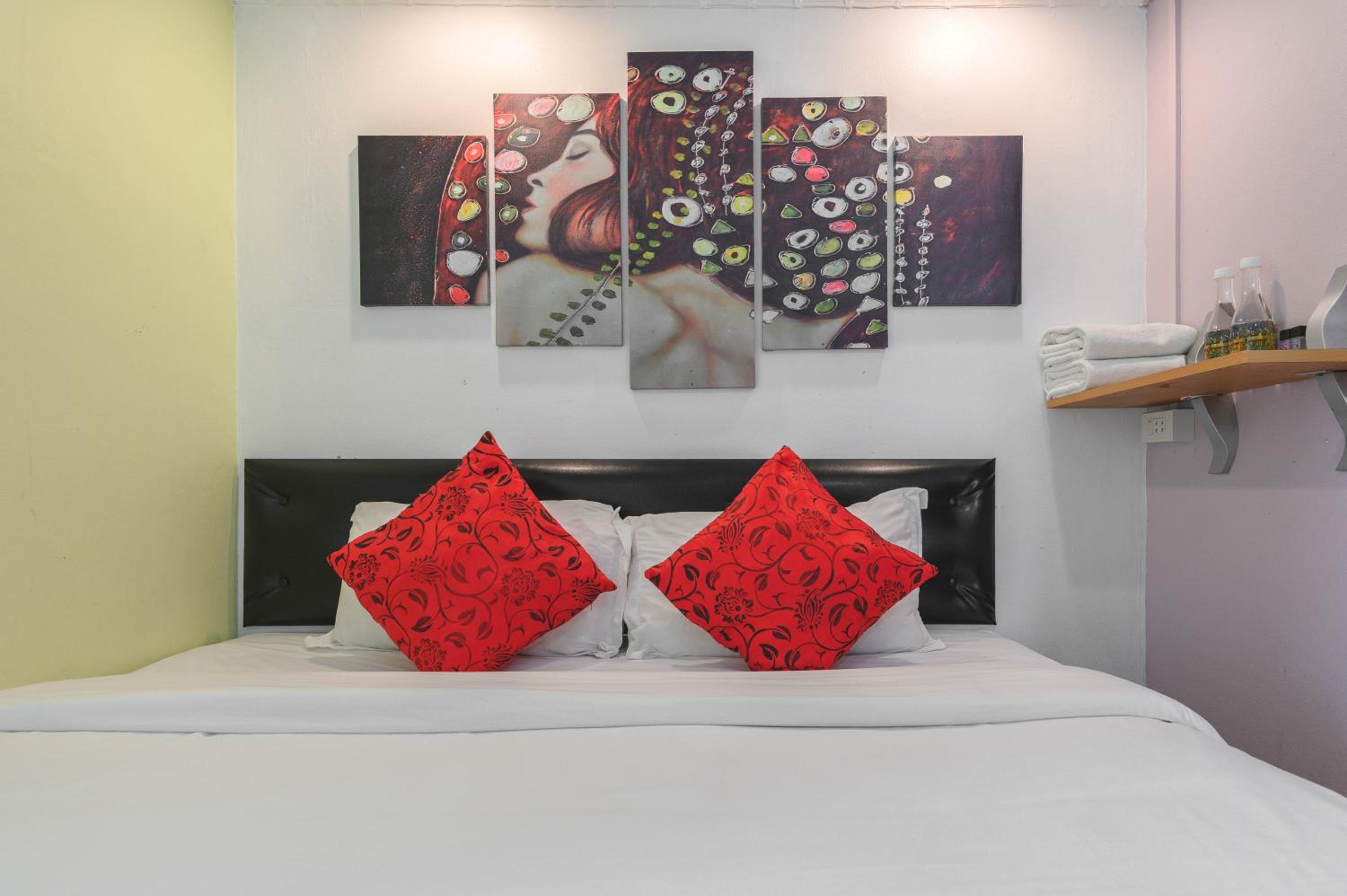 Small Double Room photo 1