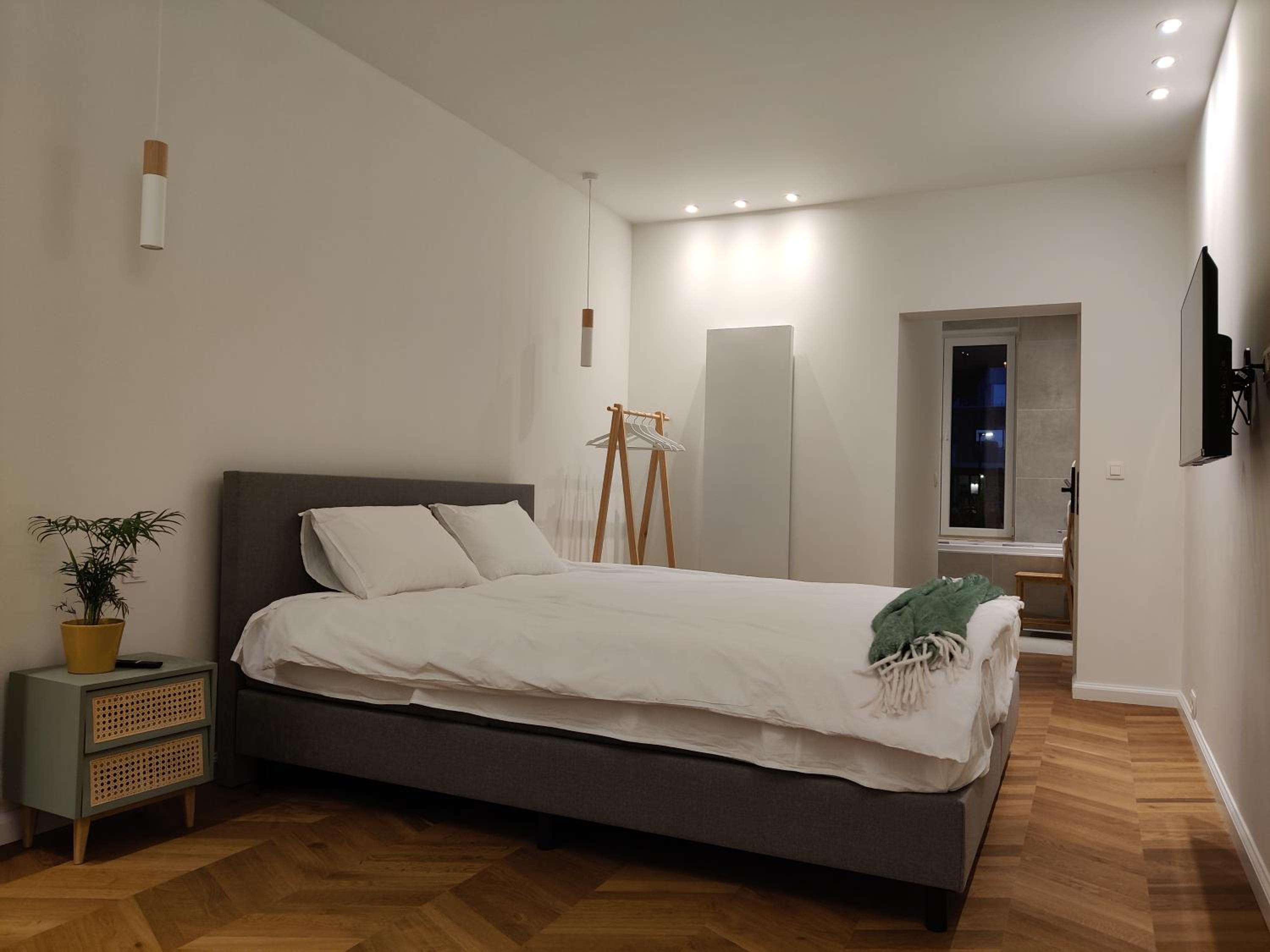 Double Room With Balcony (2 Adults + 1 Child) photo 2