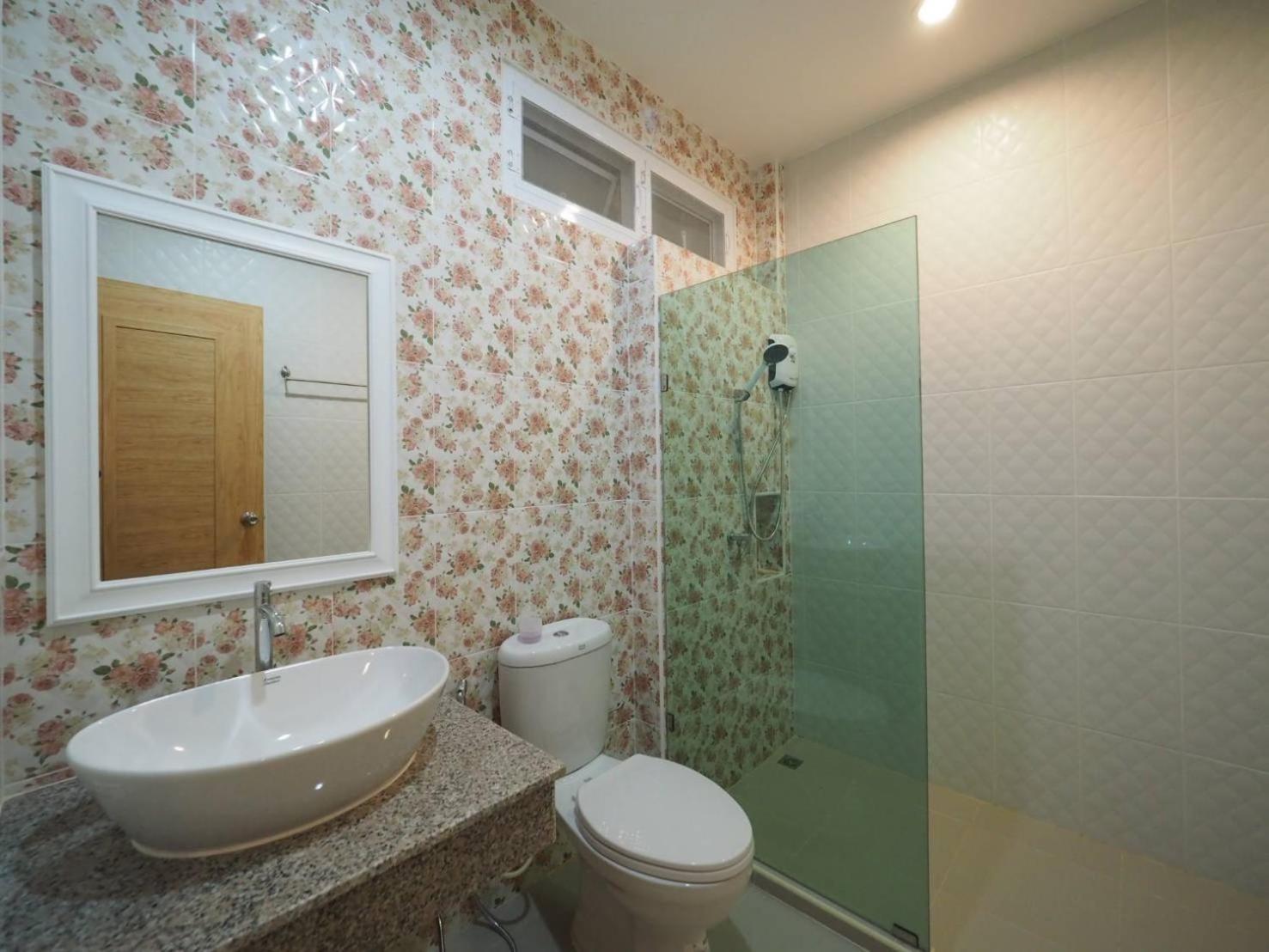 Double Room - Photo 7