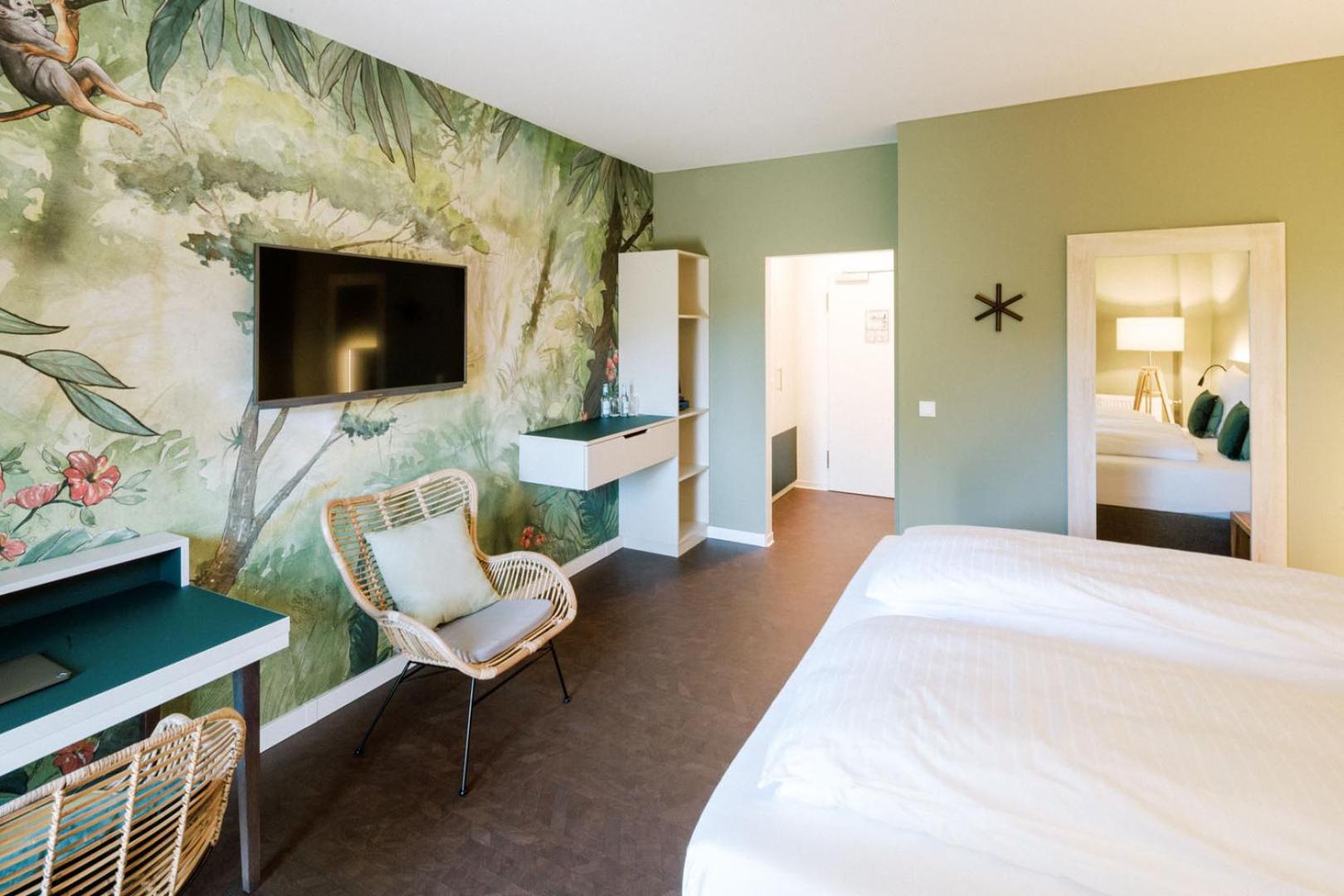 Double Room with Balcony - Photo 10