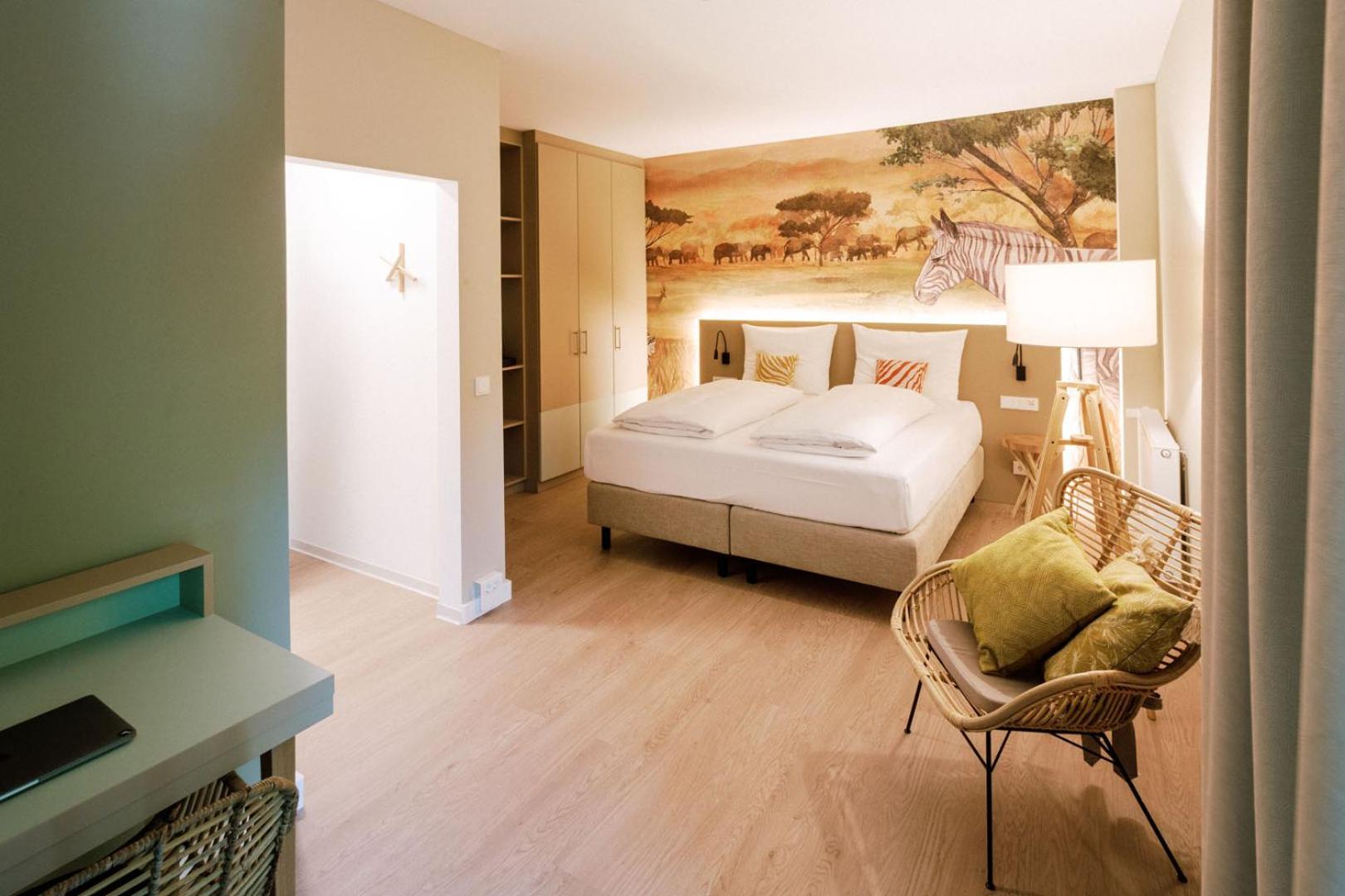 Double Room with Balcony - Photo 14