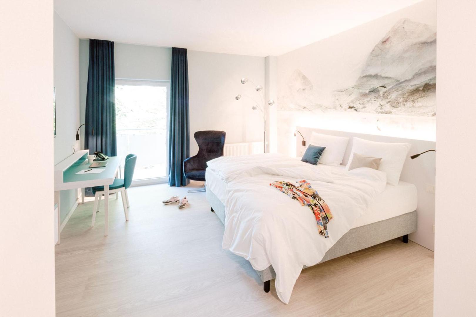 Double Room with Balcony - Photo 17
