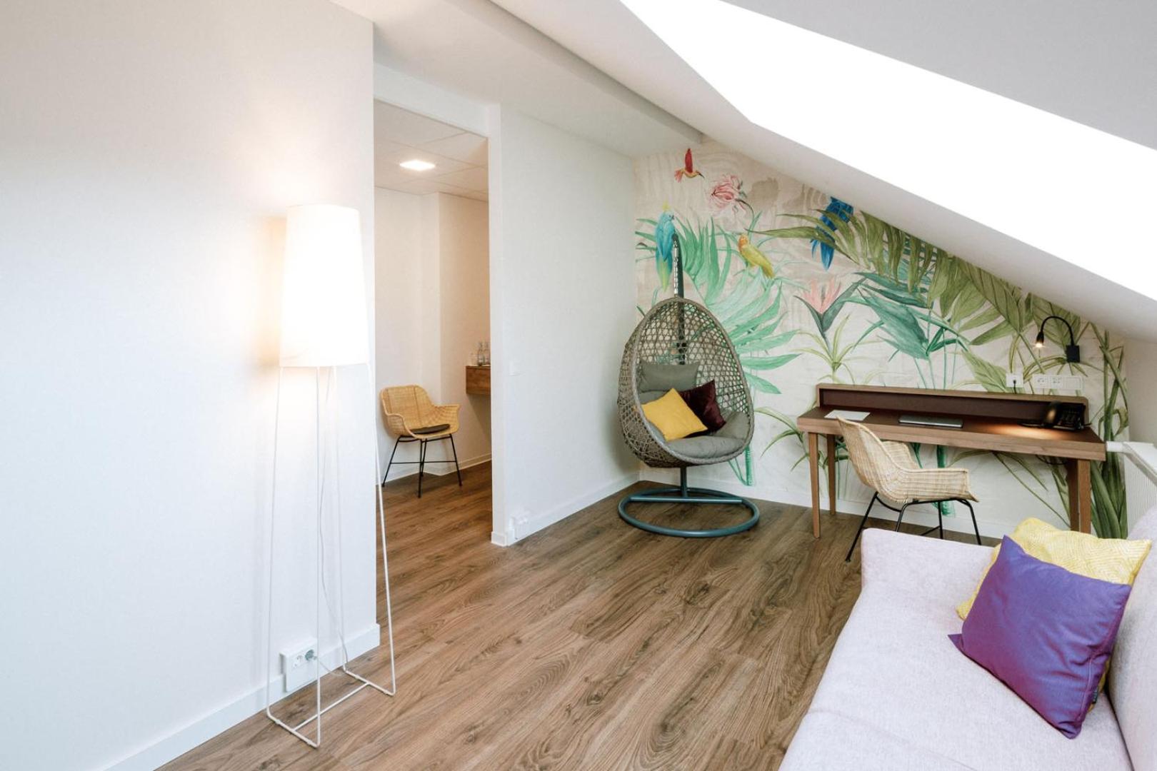One-Bedroom Suite - Photo 2
