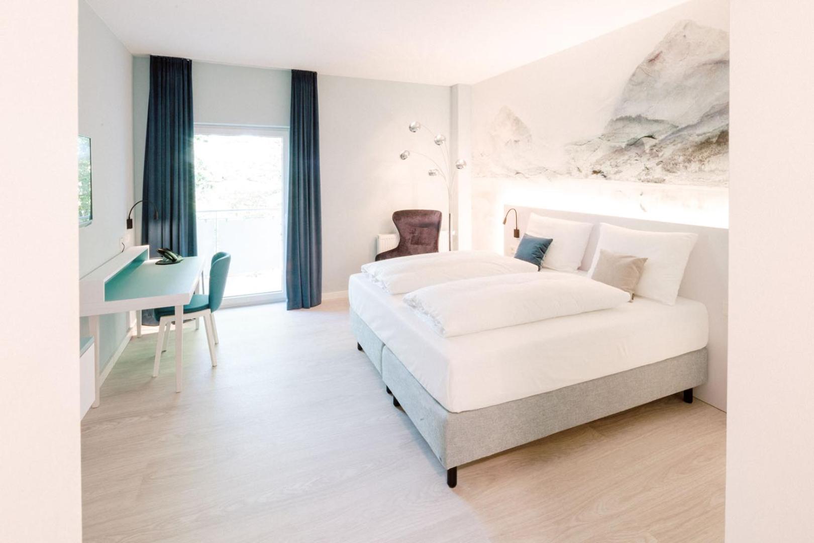 Double Room with Balcony - Photo 19