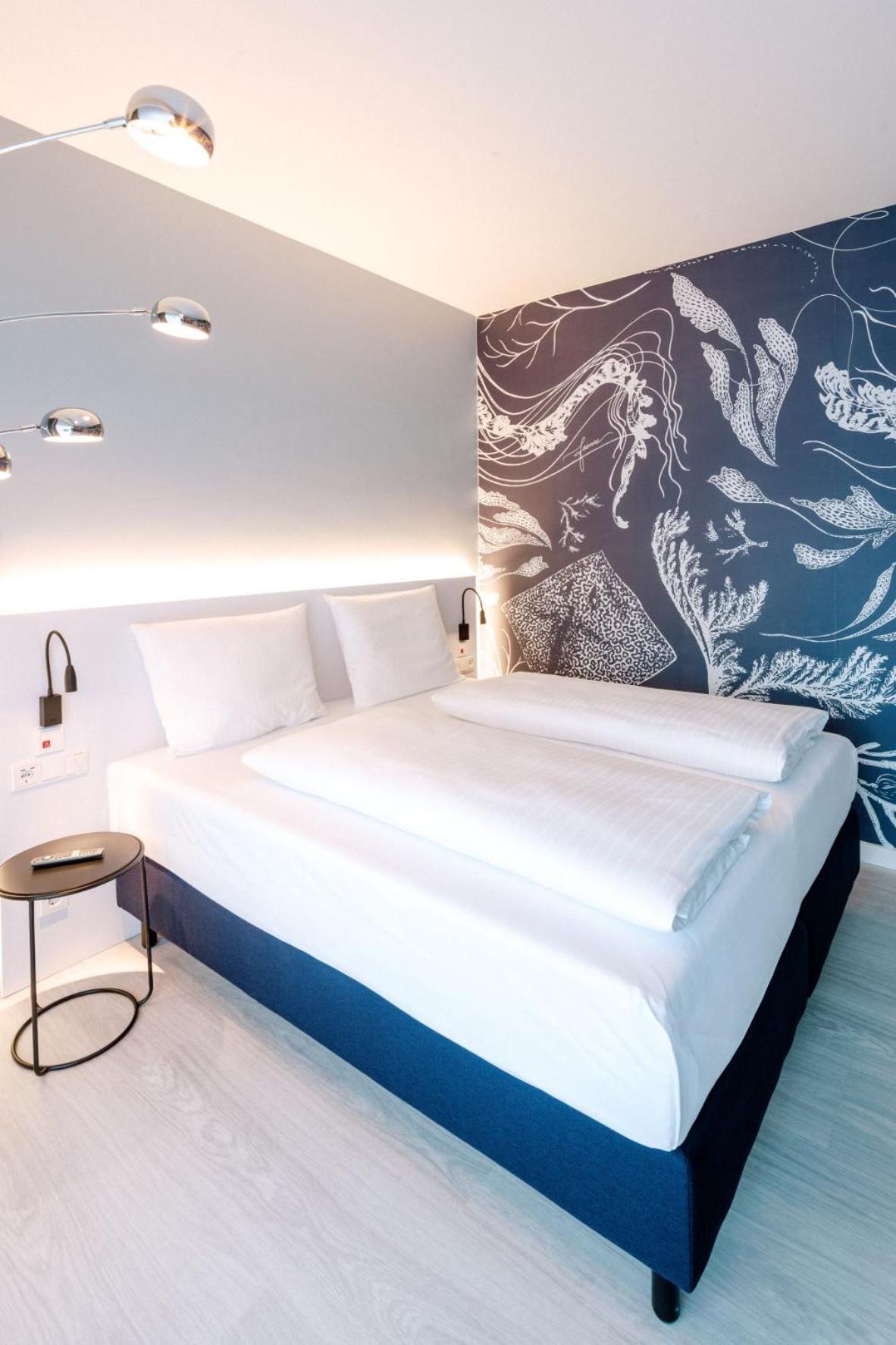 Double Room with Balcony - Photo 21