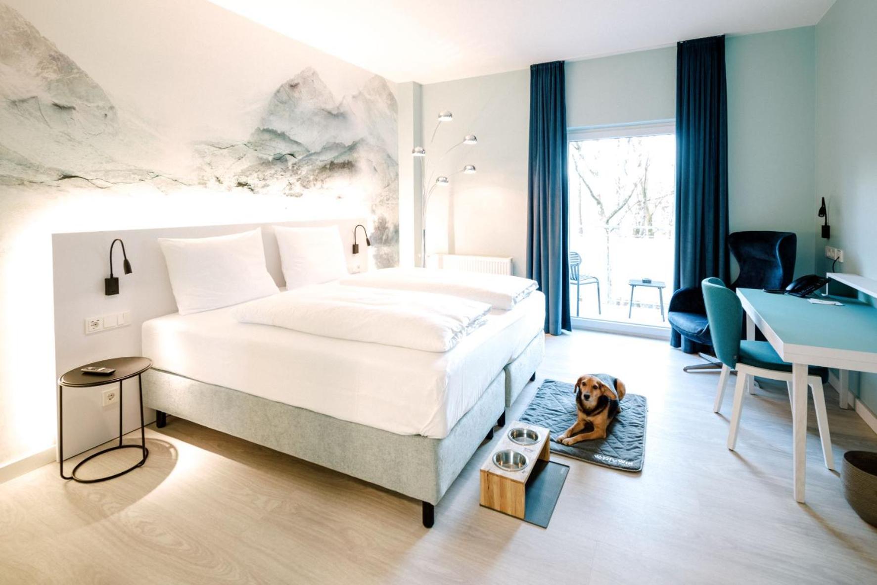 Double Room with Balcony - Photo 23