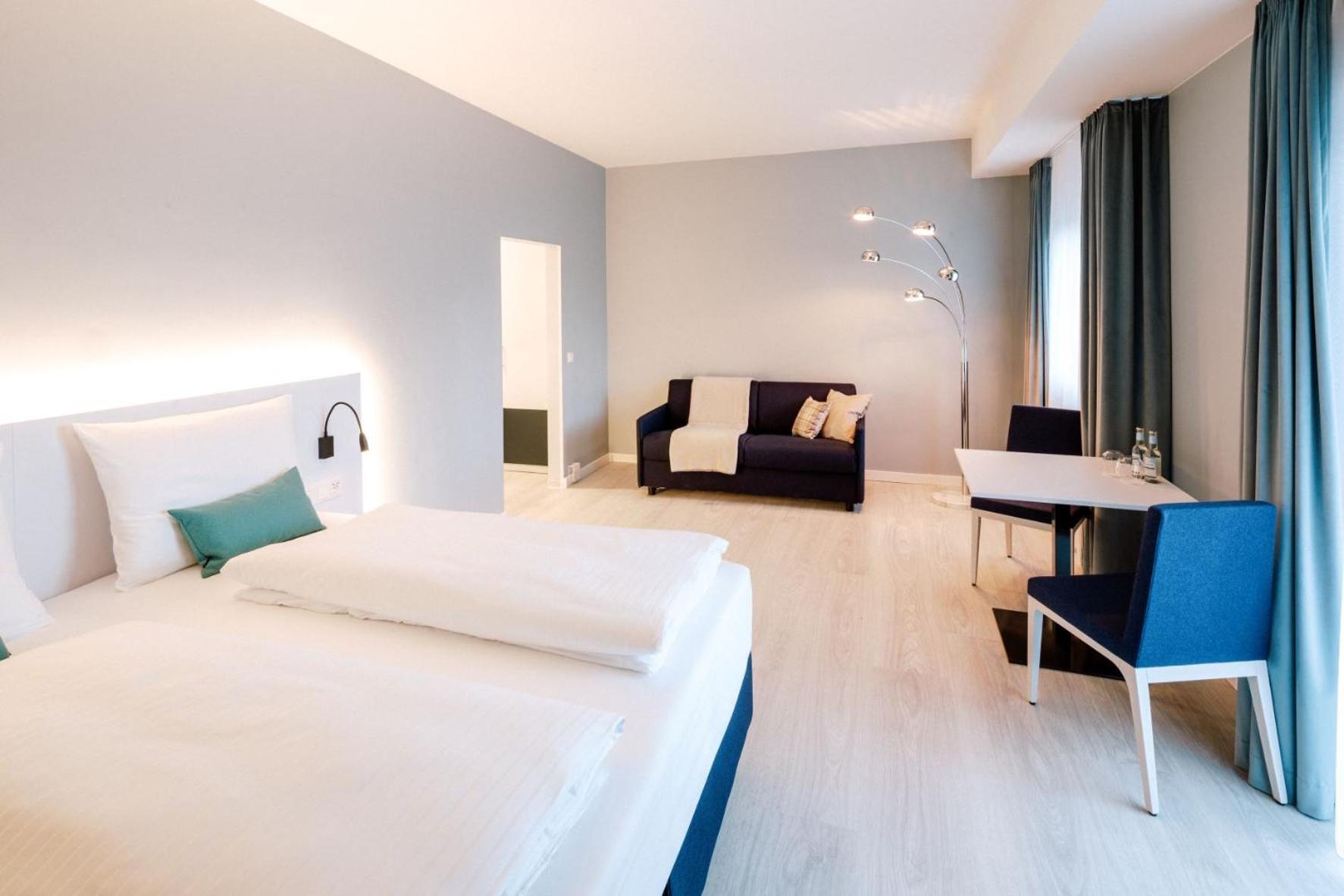 Double Room with Extra Bed - Photo 9