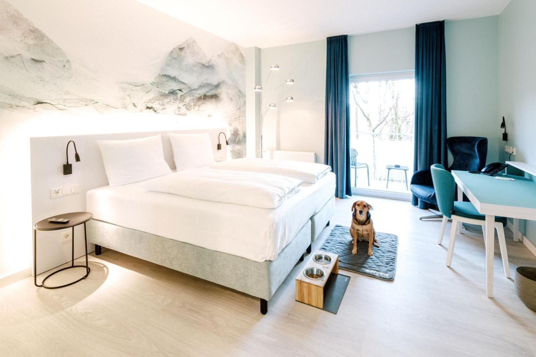 Double Room with Balcony - Photo 22