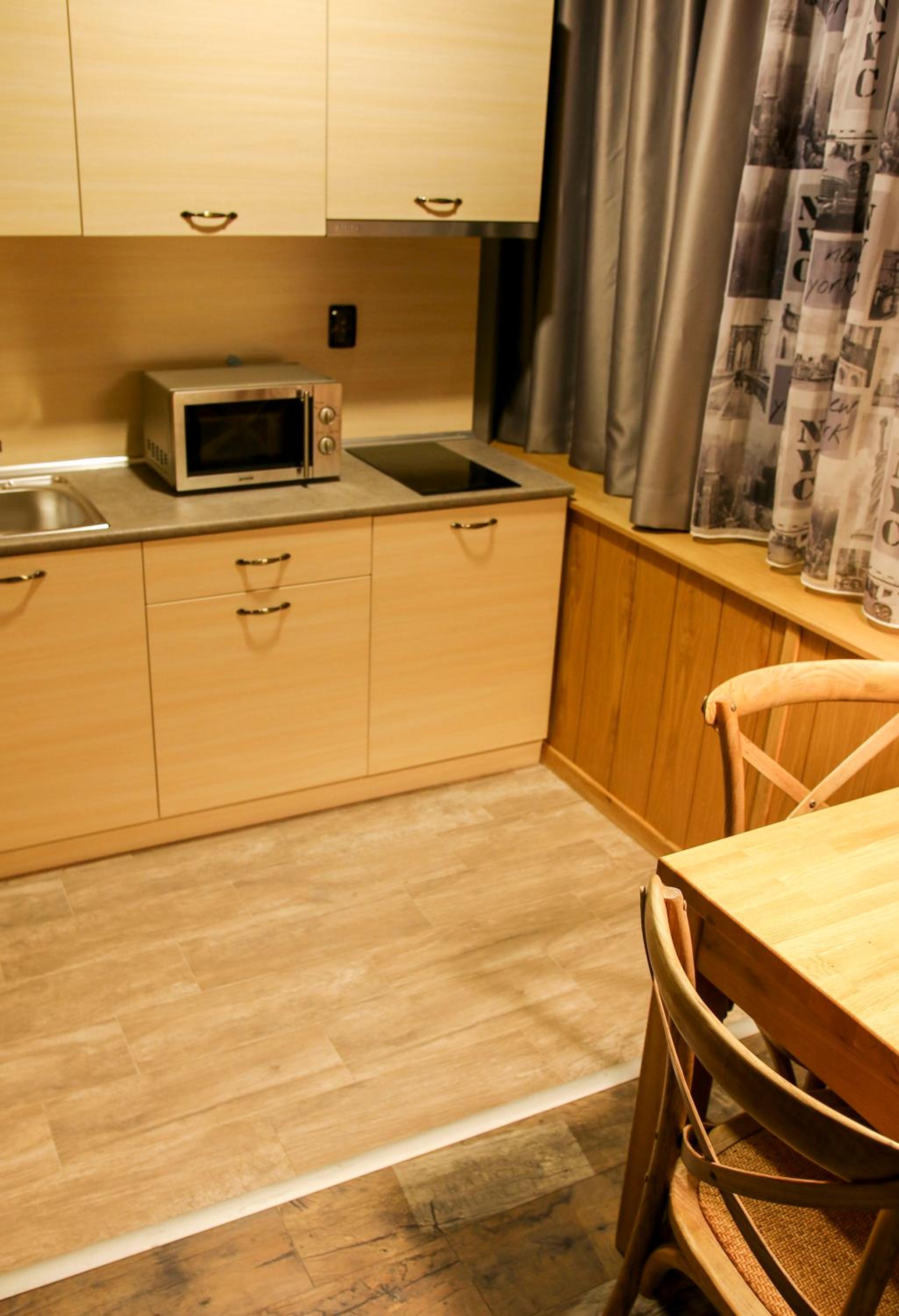 One-Bedroom Apartment - Photo 2