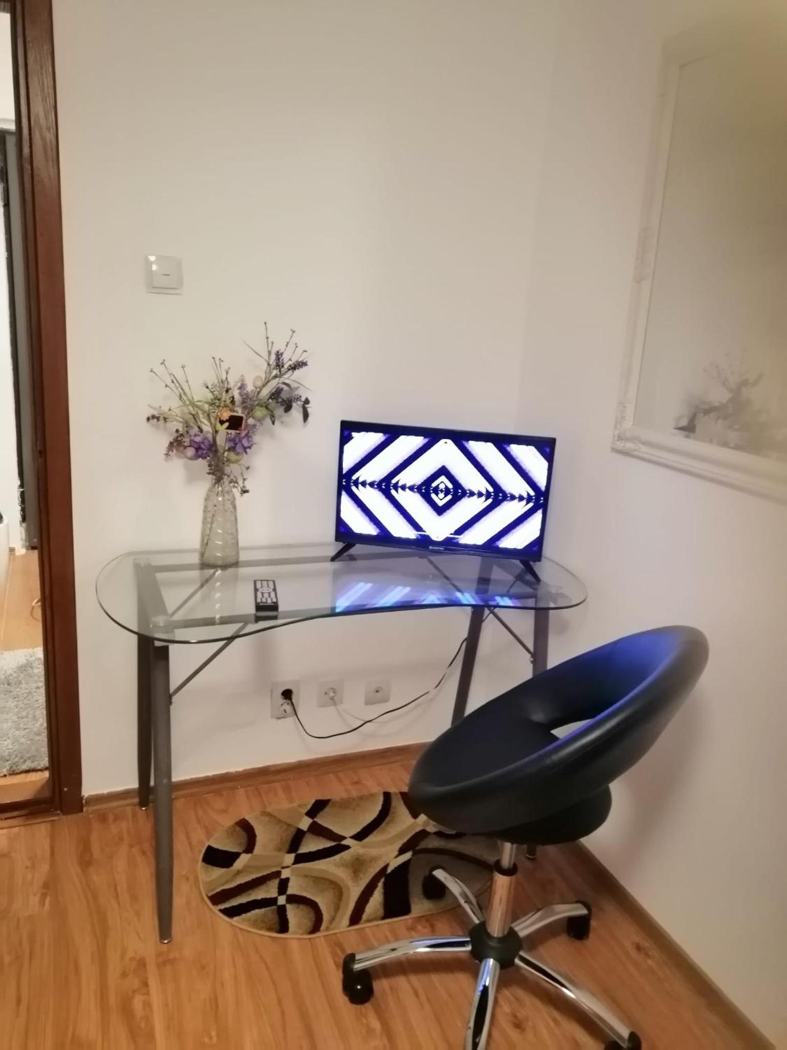 Two-Bedroom Apartment - Photo 16