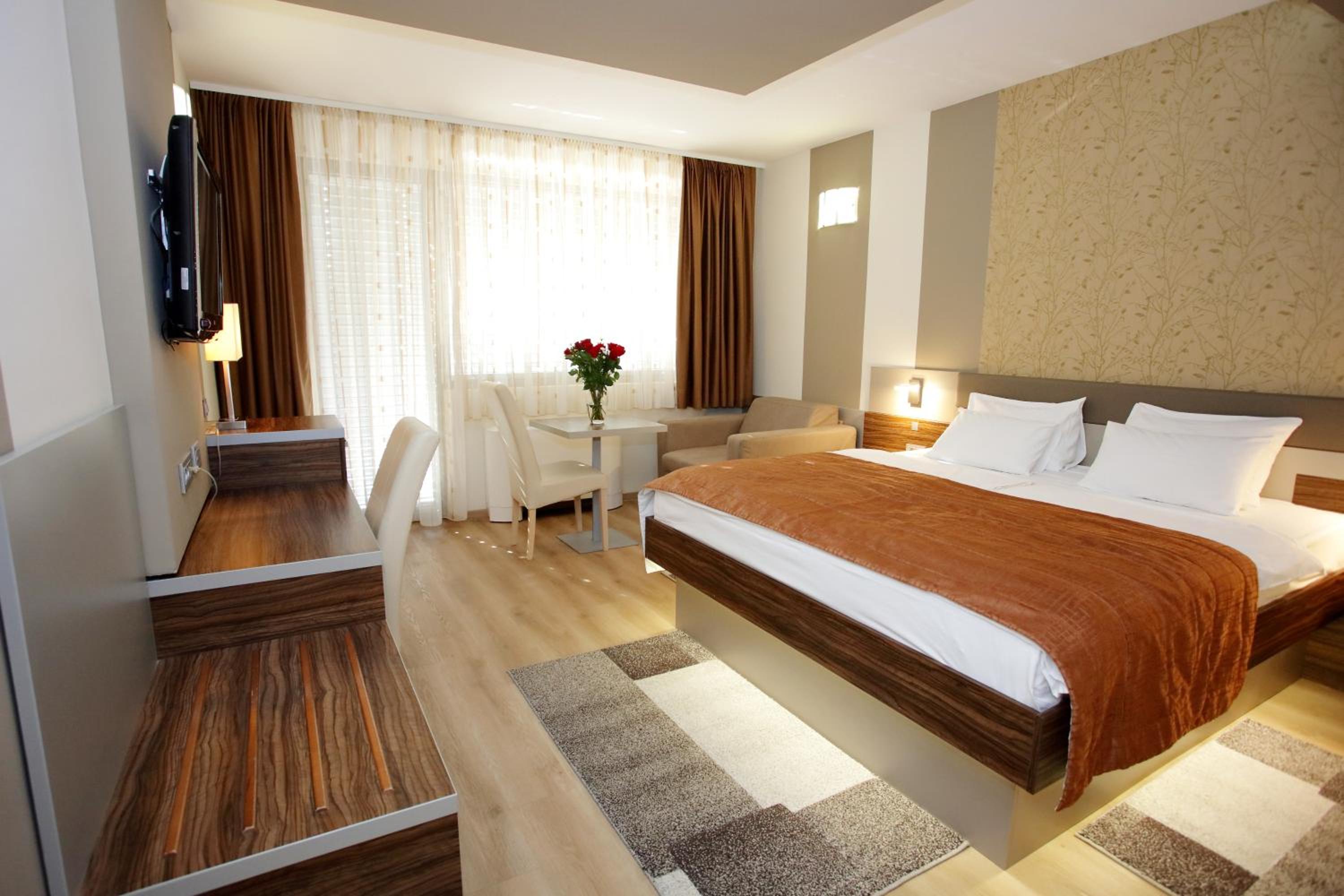 Double Room - Photo 1