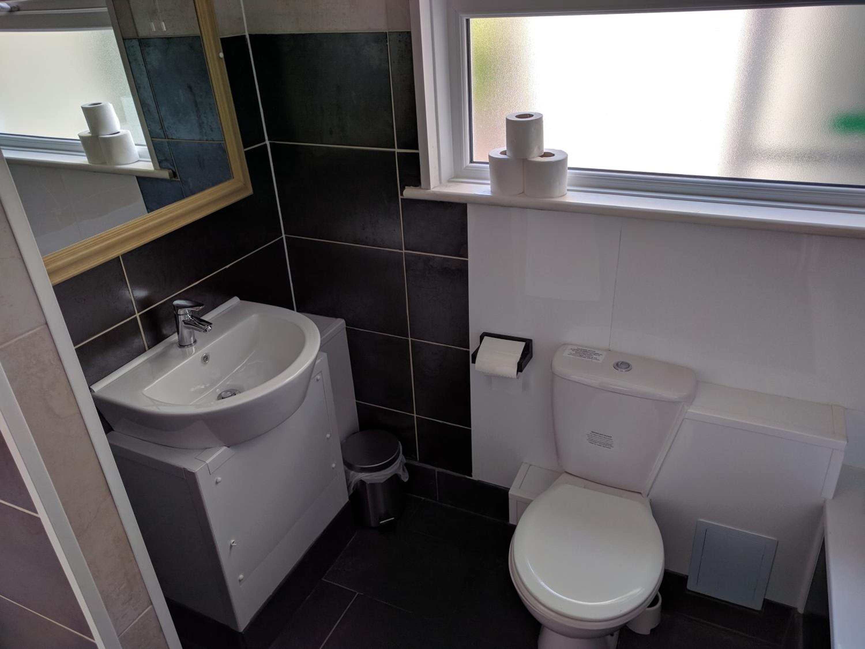 Deluxe Double Room with Bath photo 3