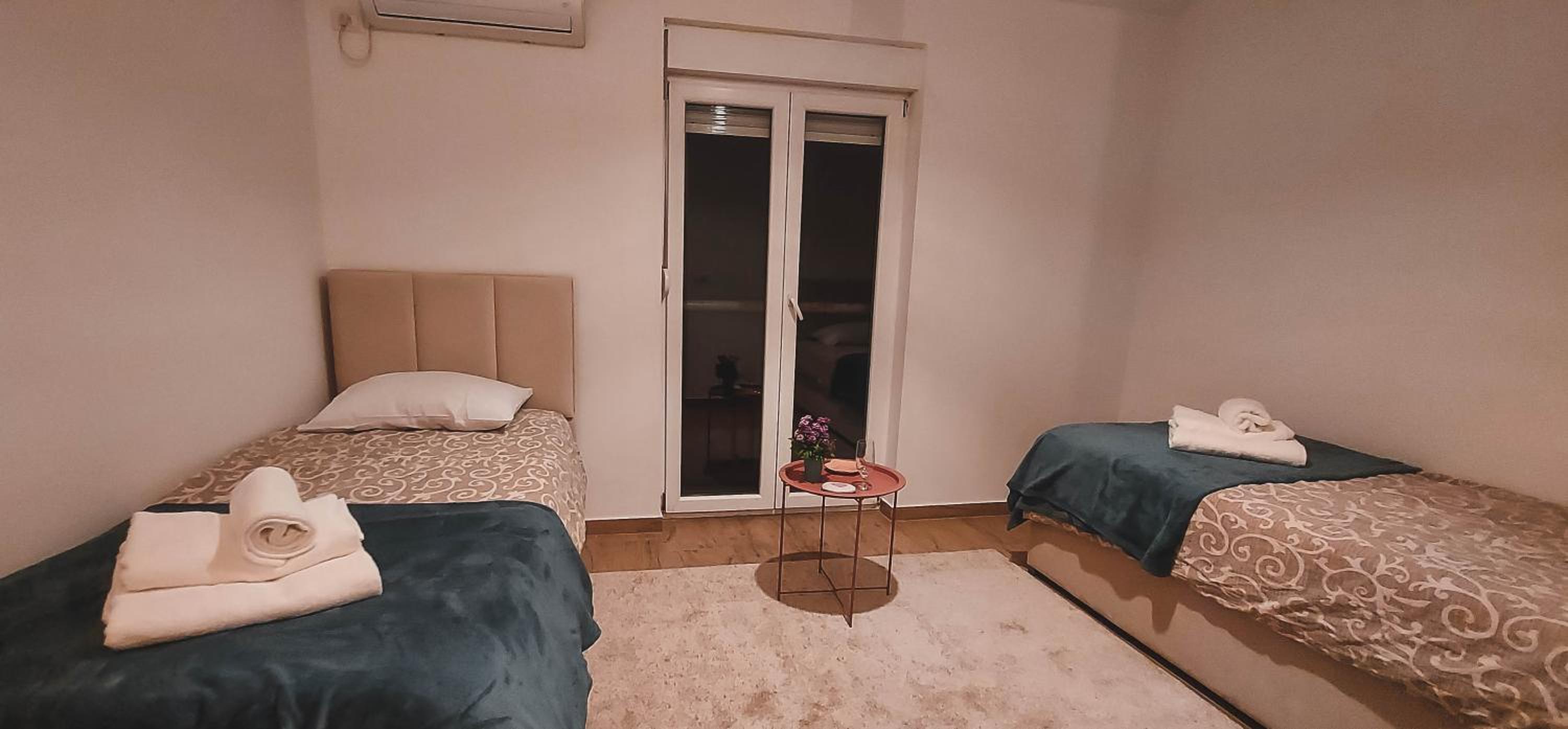 Twin Room with Mountain View photo 1