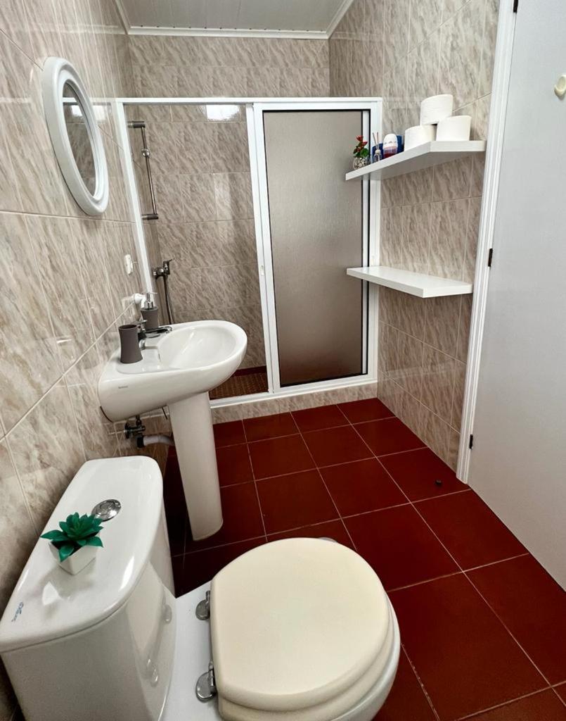 Family Room with Private Bathroom photo 3