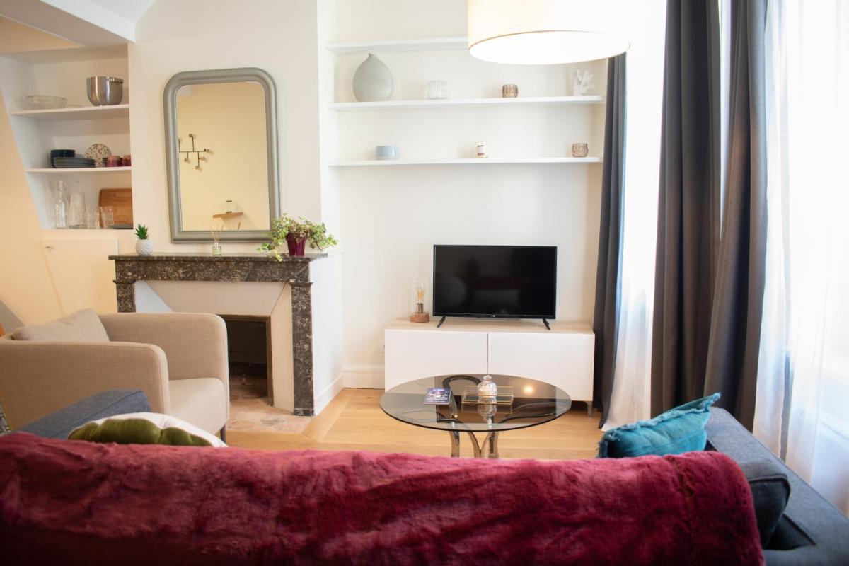 One-Bedroom Apartment photo 3