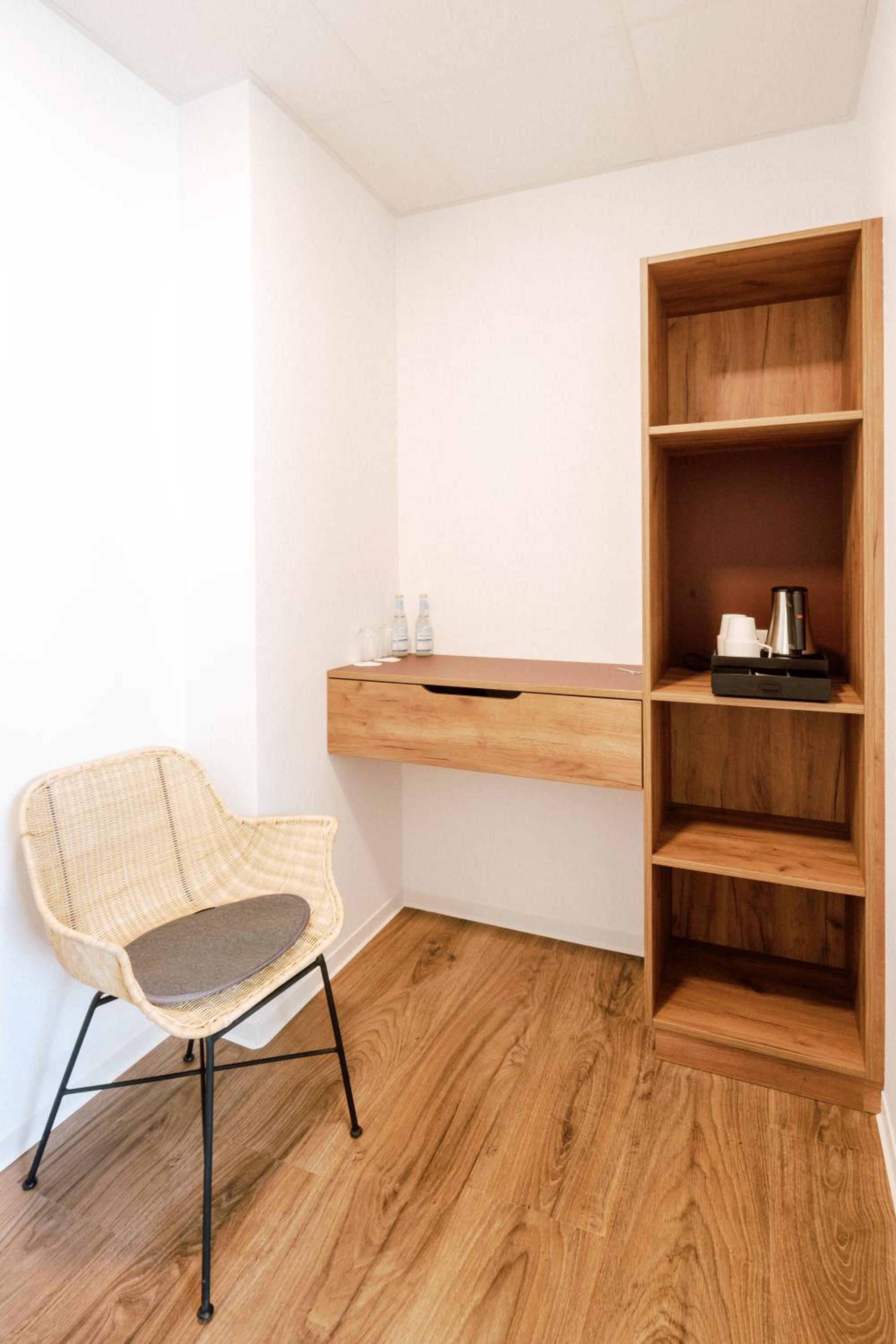 One-Bedroom Suite - Photo 7