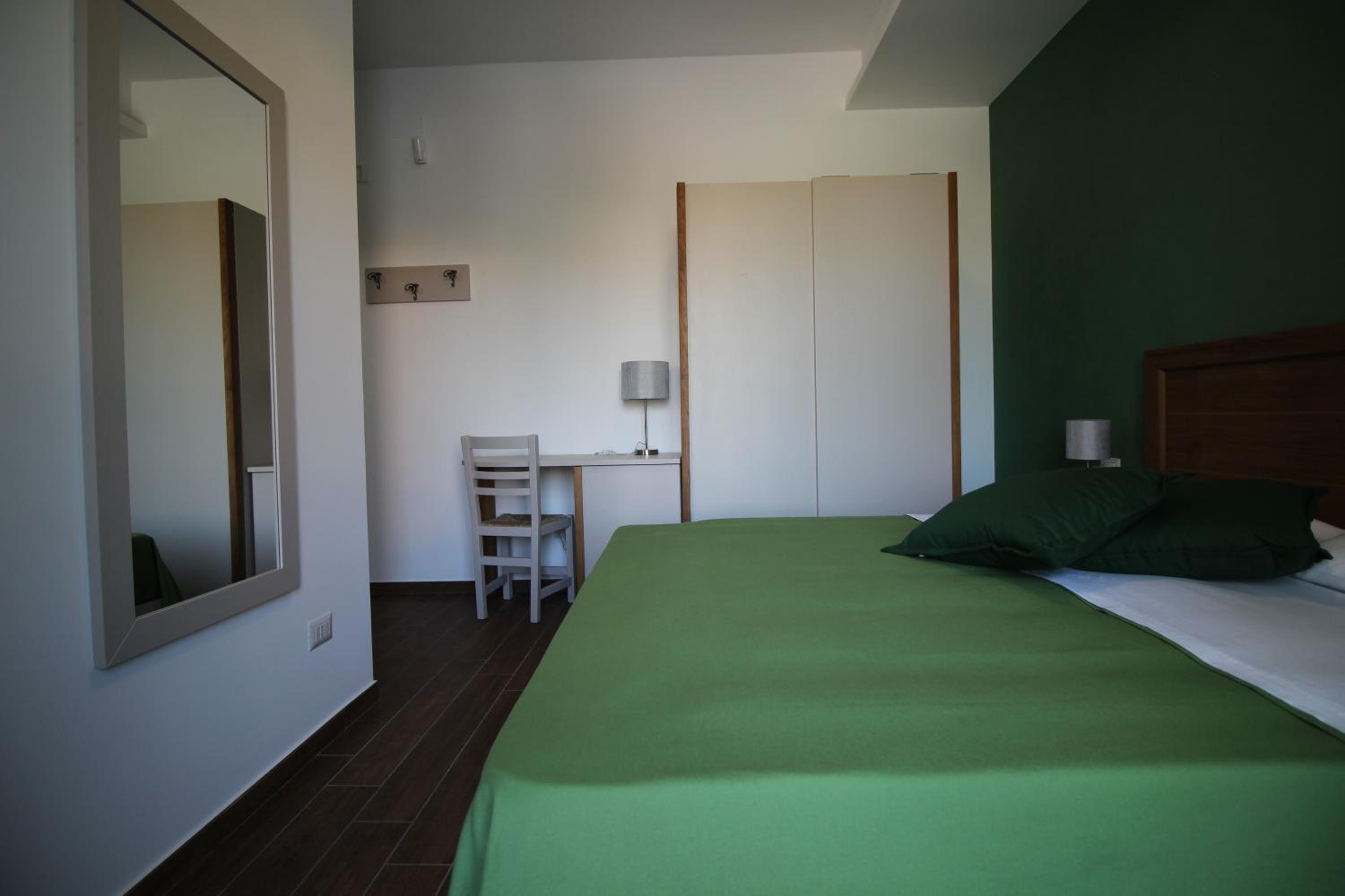 Double Room - Disability Access photo 3