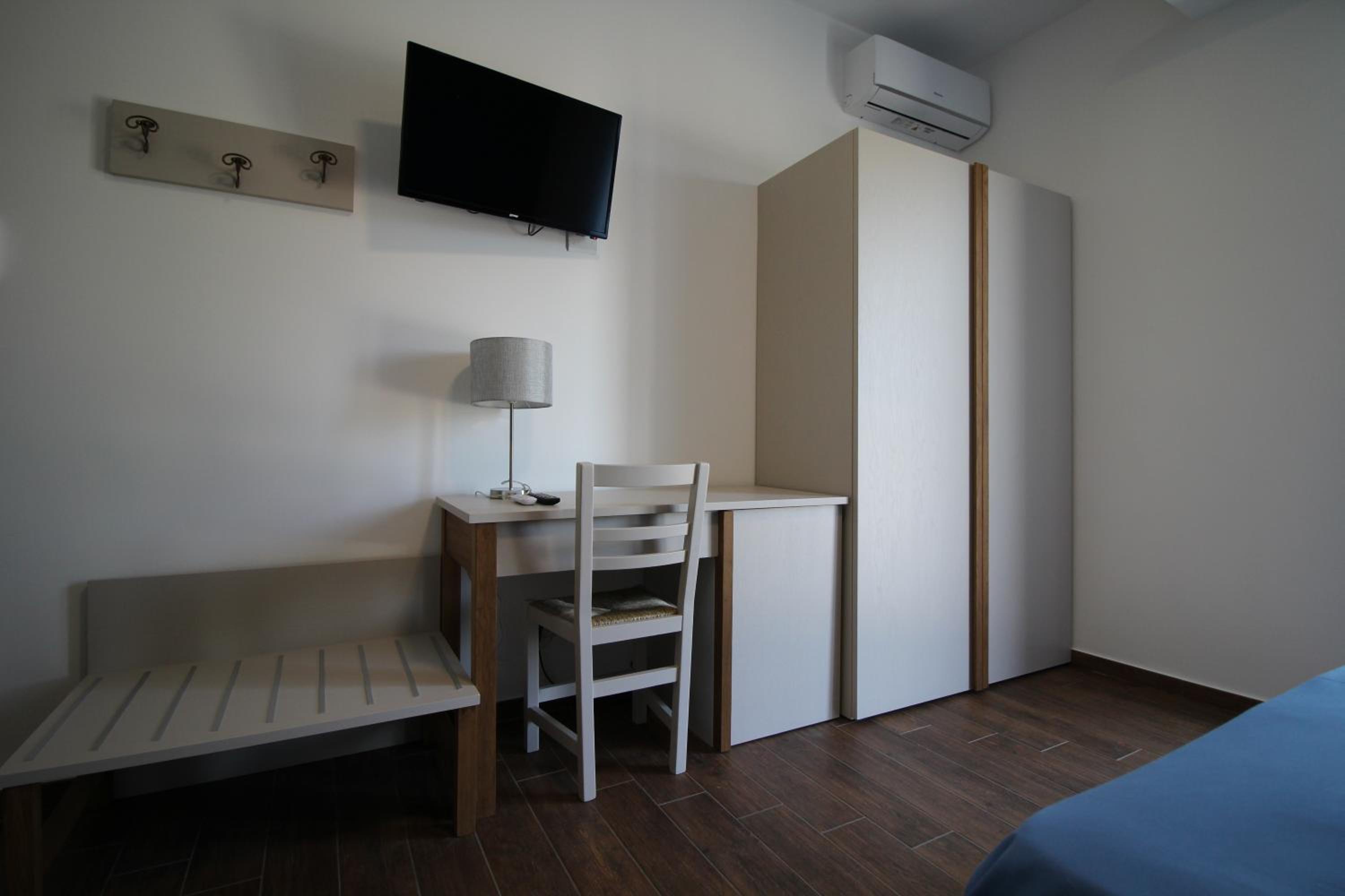 Quadruple Room with Private Bathroom