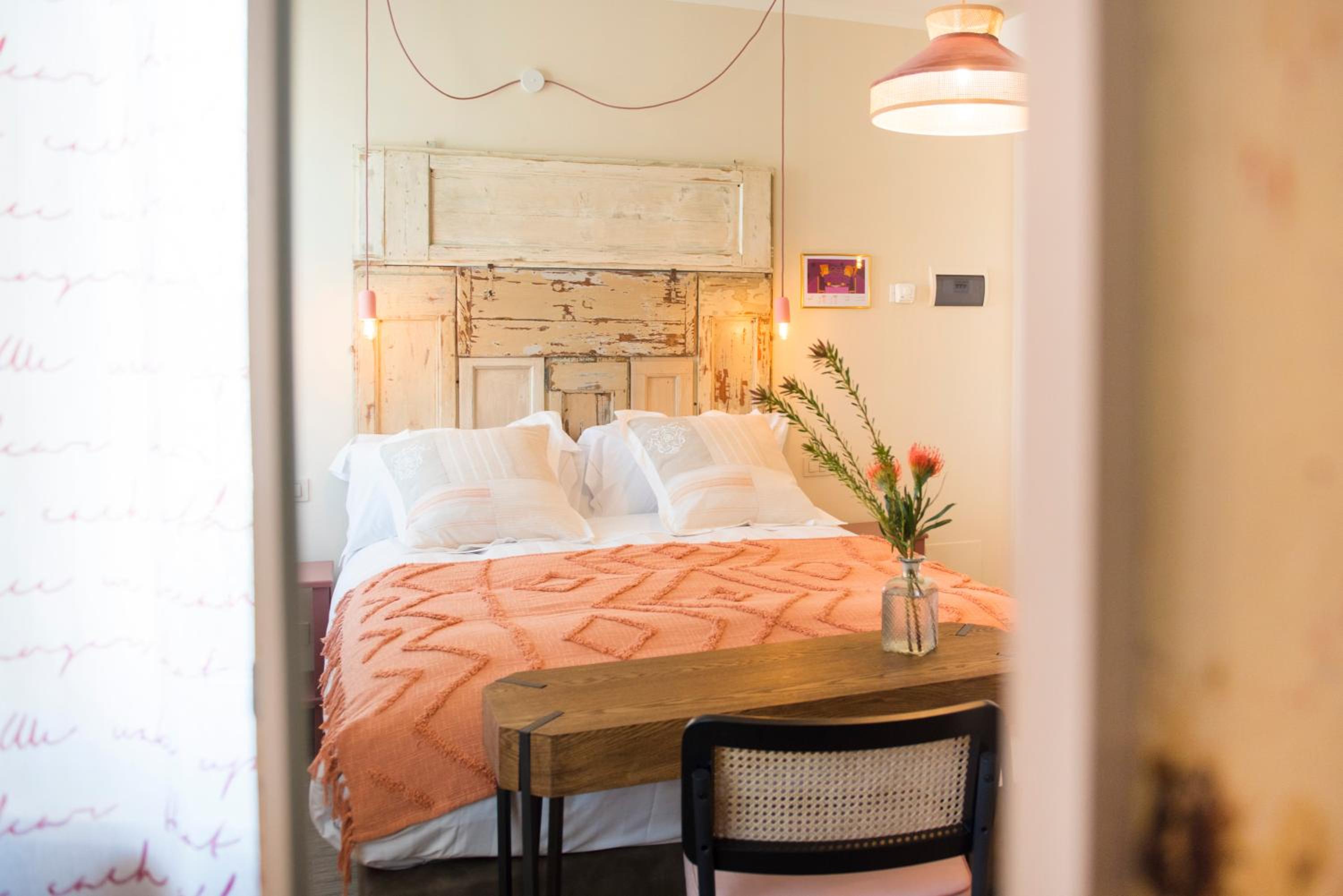 Deluxe Double Room with City View photo 2