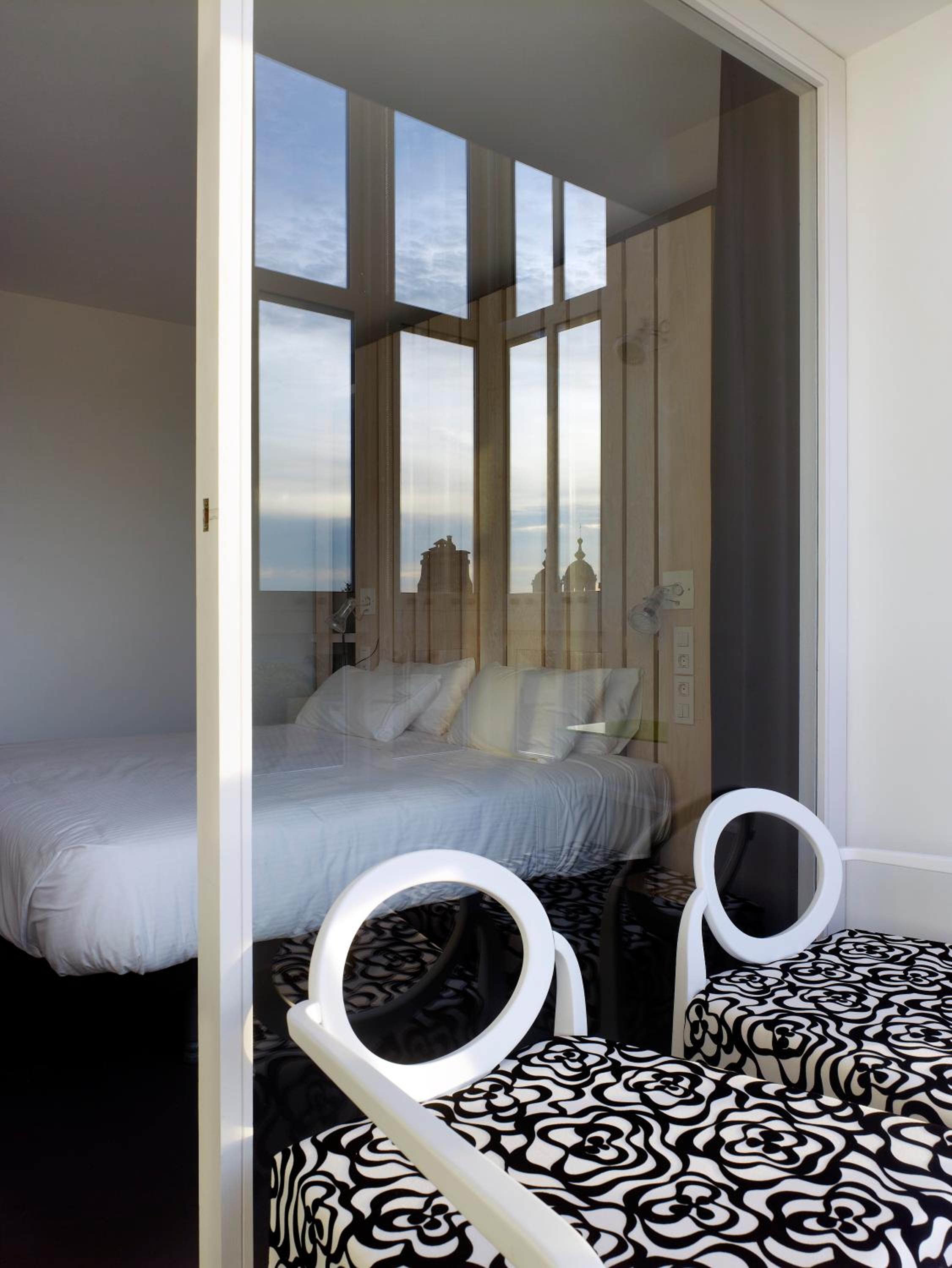 Superior Double Room with Bath - Photo 5