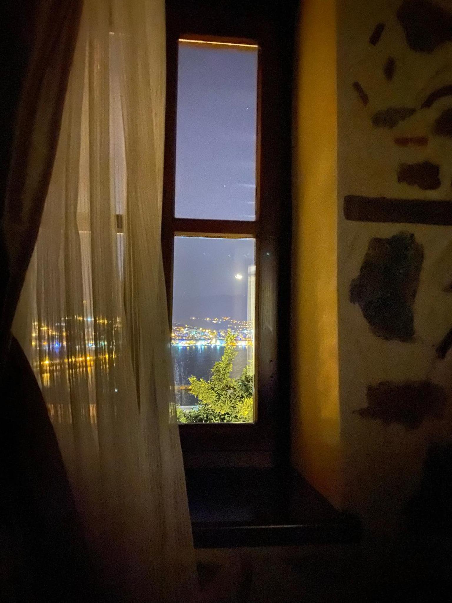 Double Room with Sea View - Photo 11