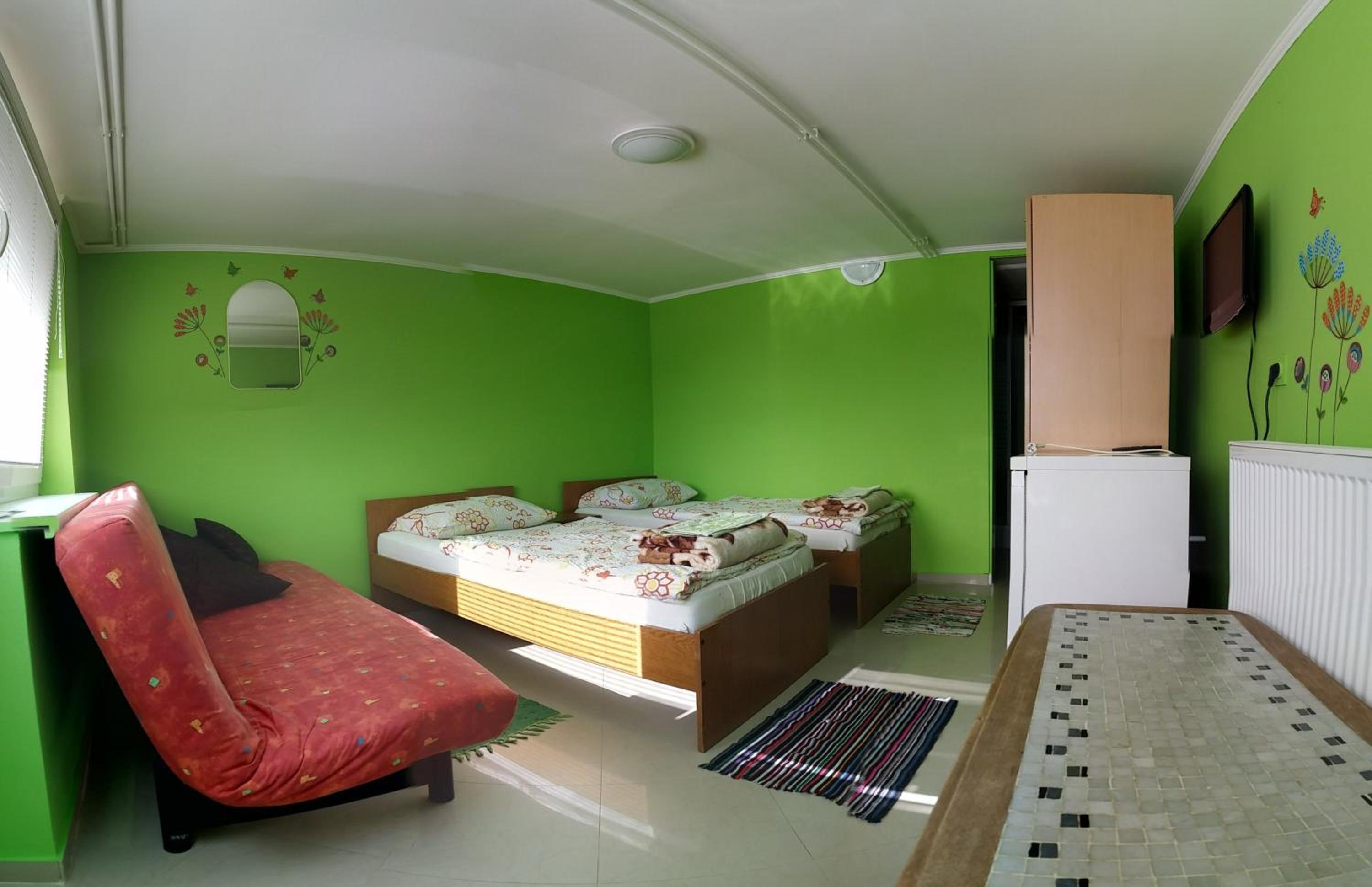 Comfort Triple Room with Shower - Photo 12