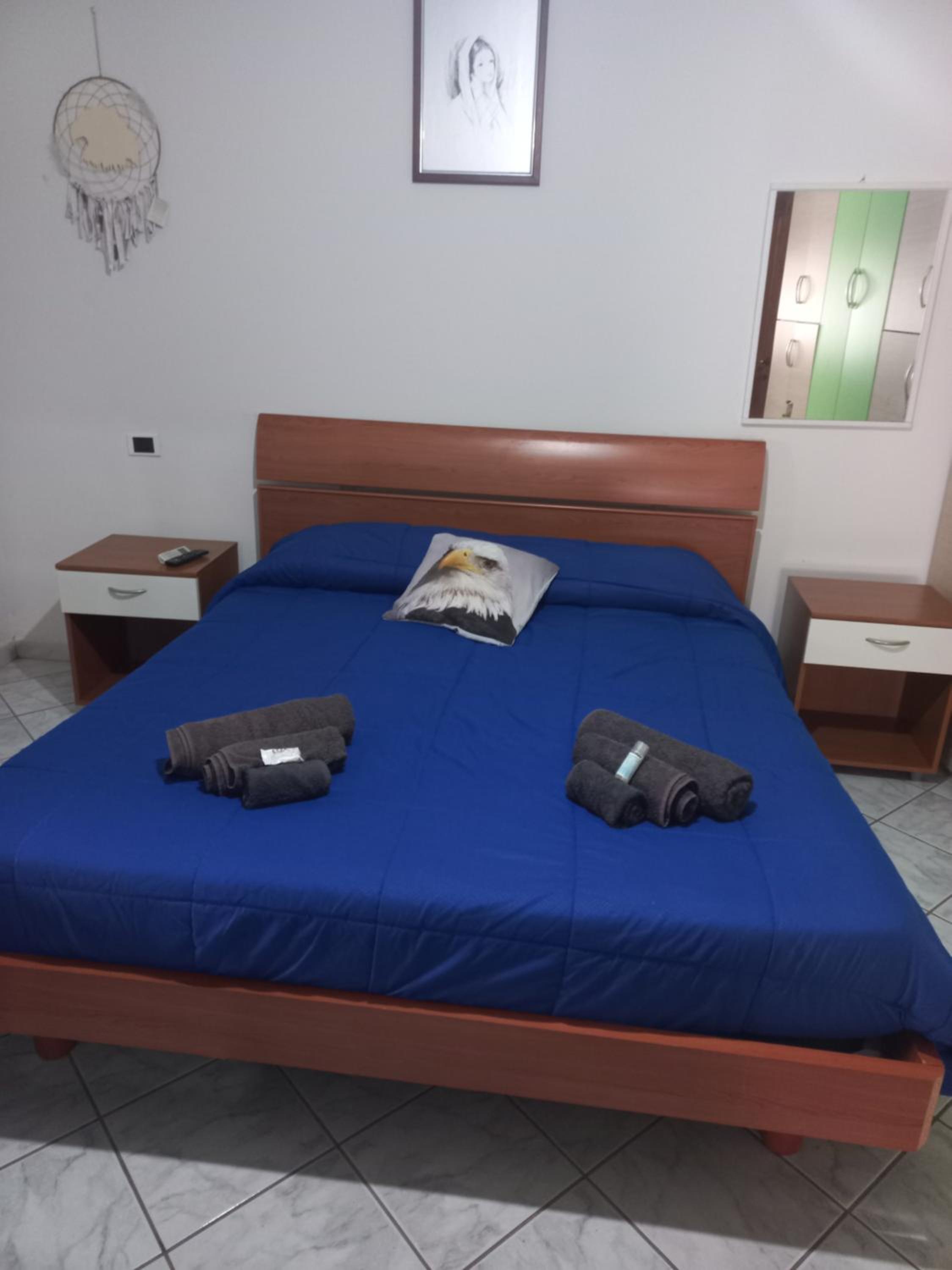 Double Room with Private External Bathroom - Photo 2
