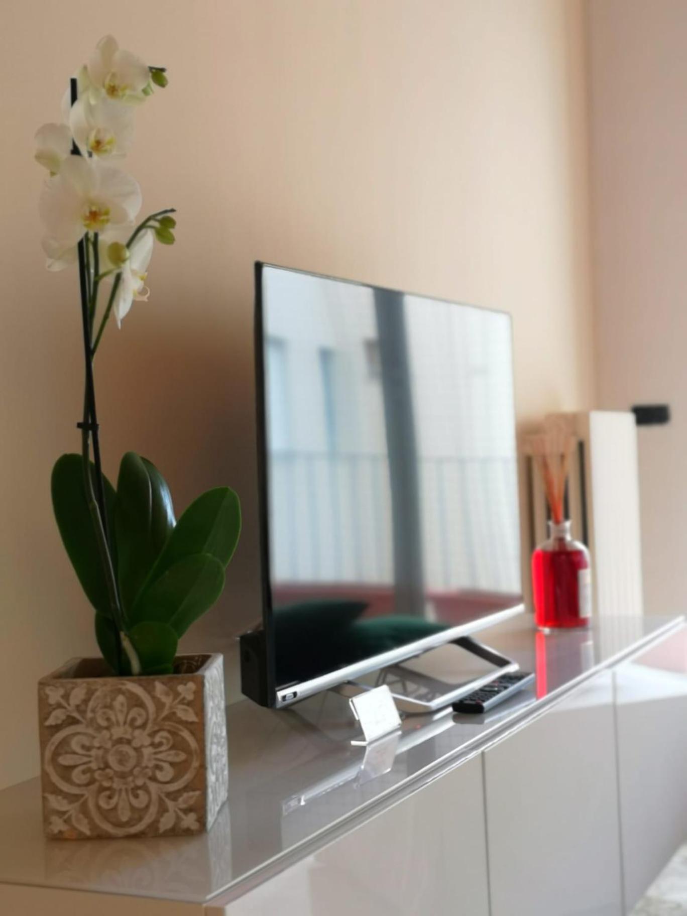 Two-Bedroom Apartment - Photo 8