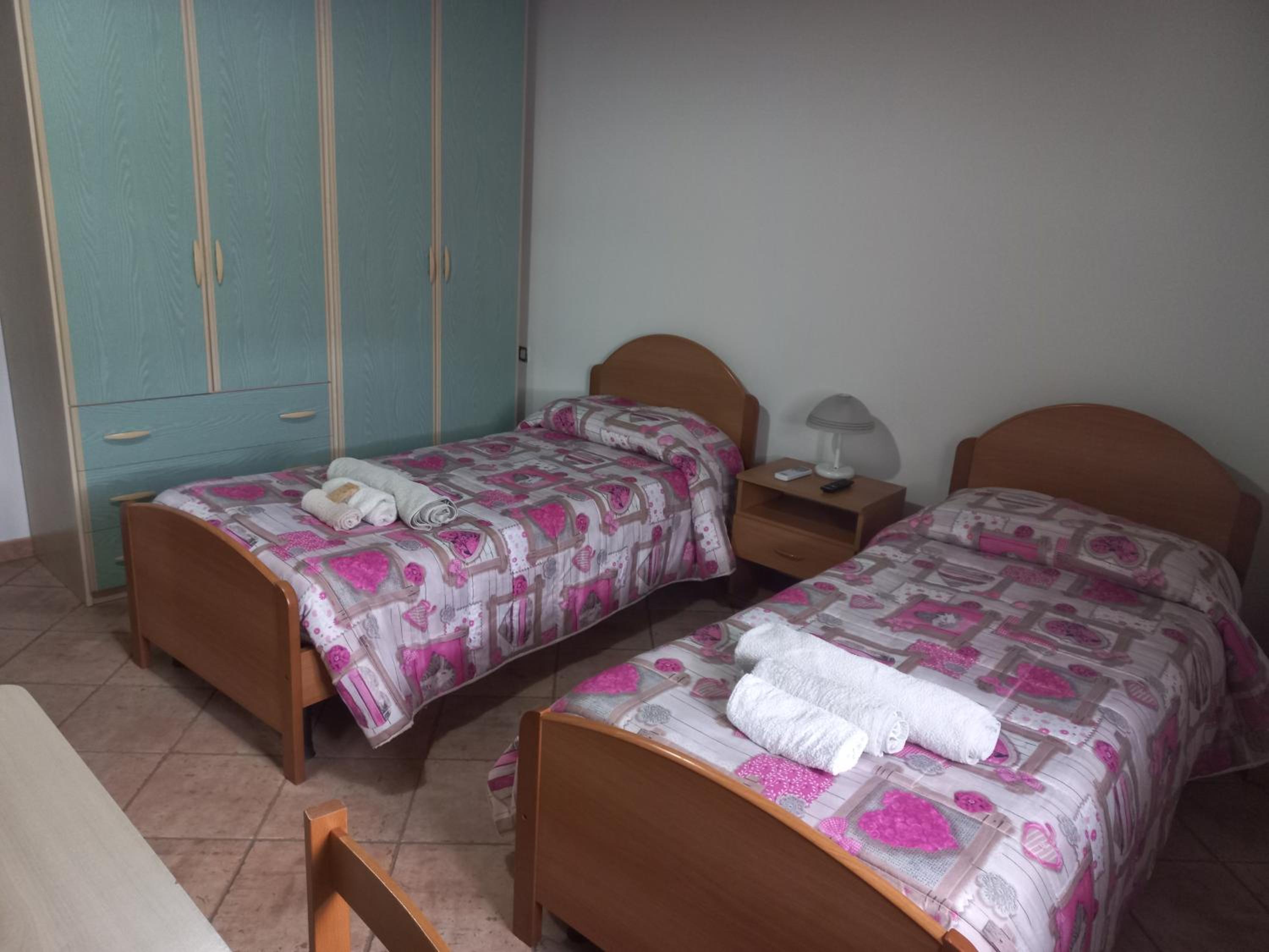Double or Twin Room with Shared Bathroom photo 3