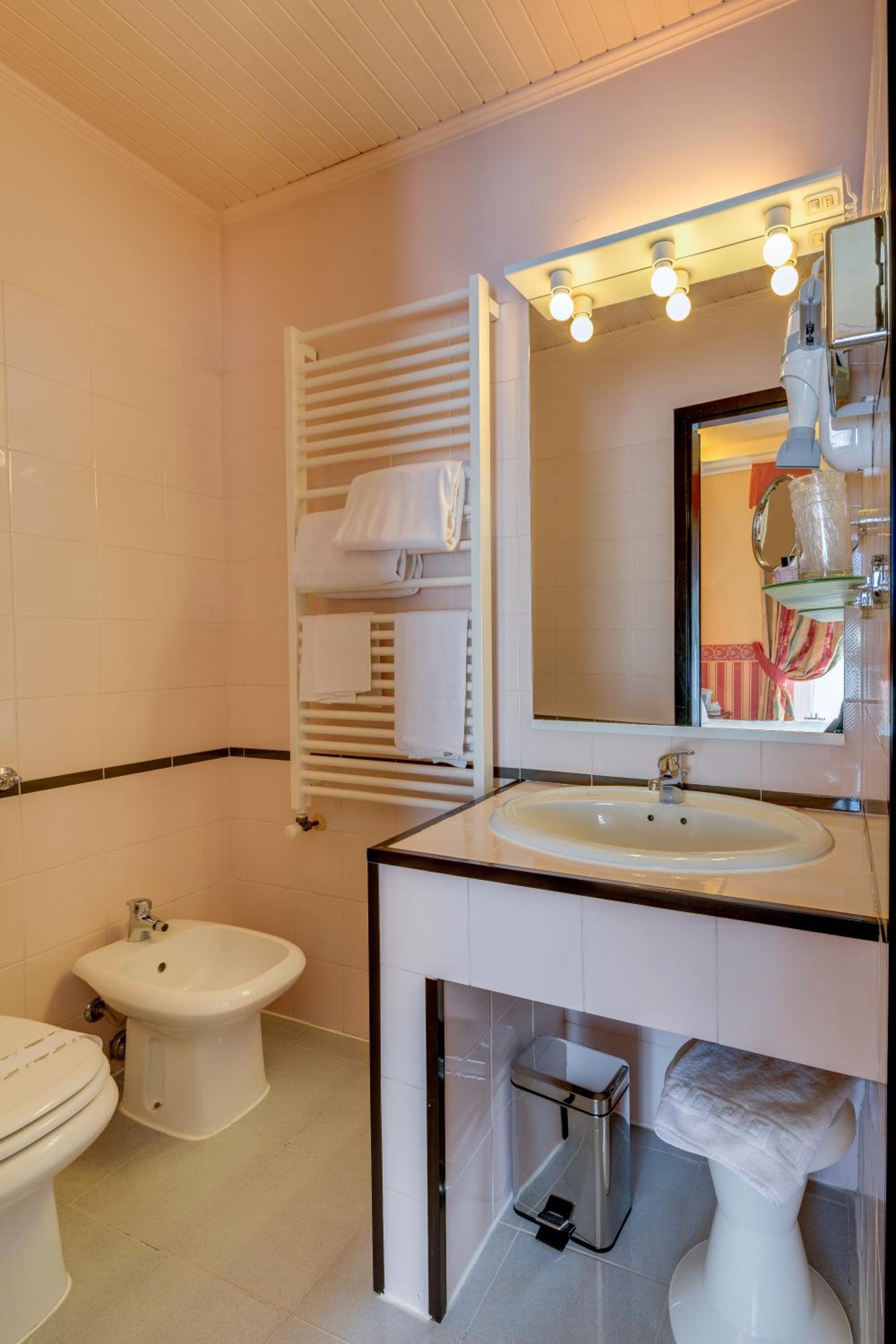 Economy Twin Room