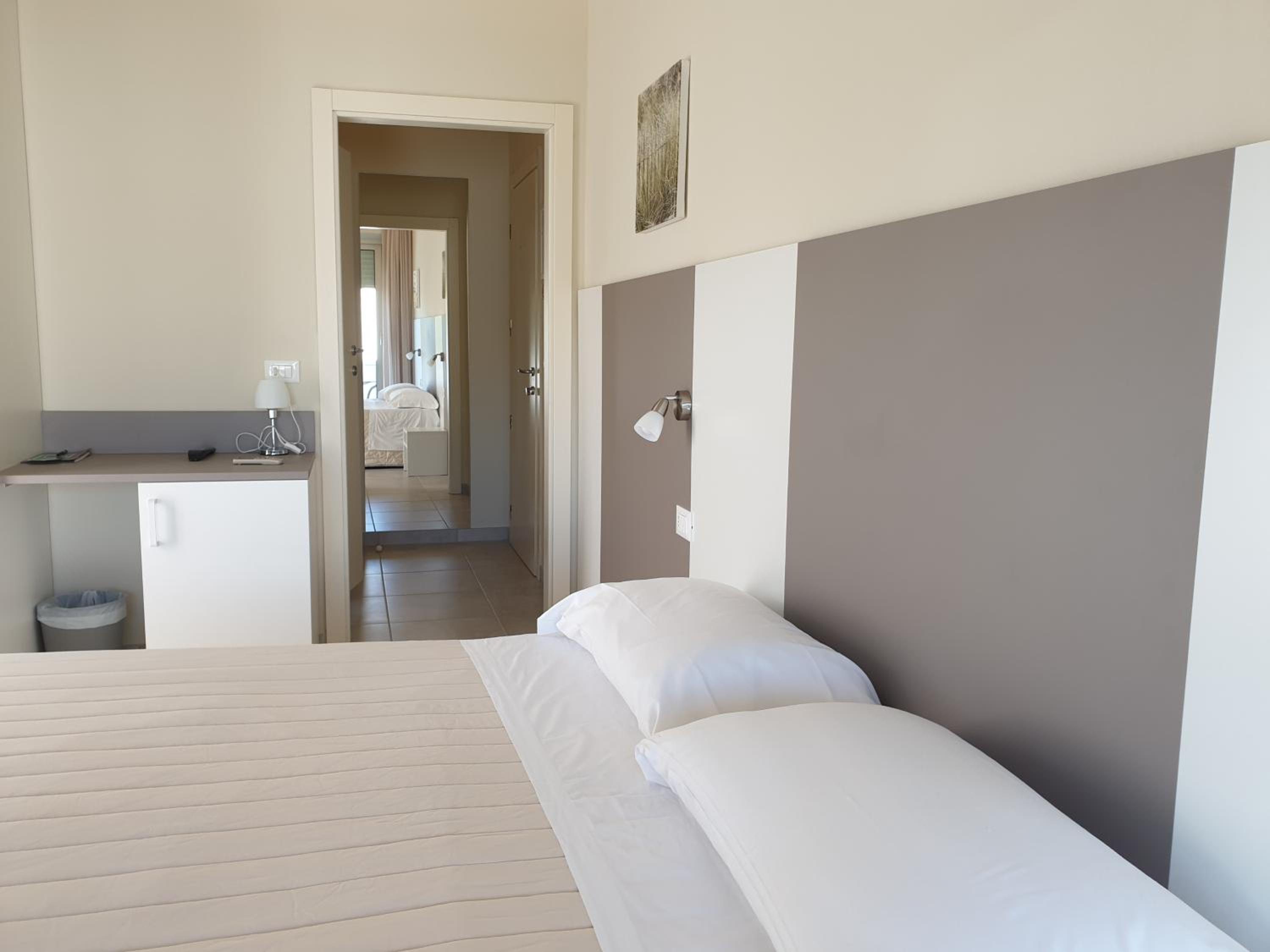 Double or Twin Room - Photo 10