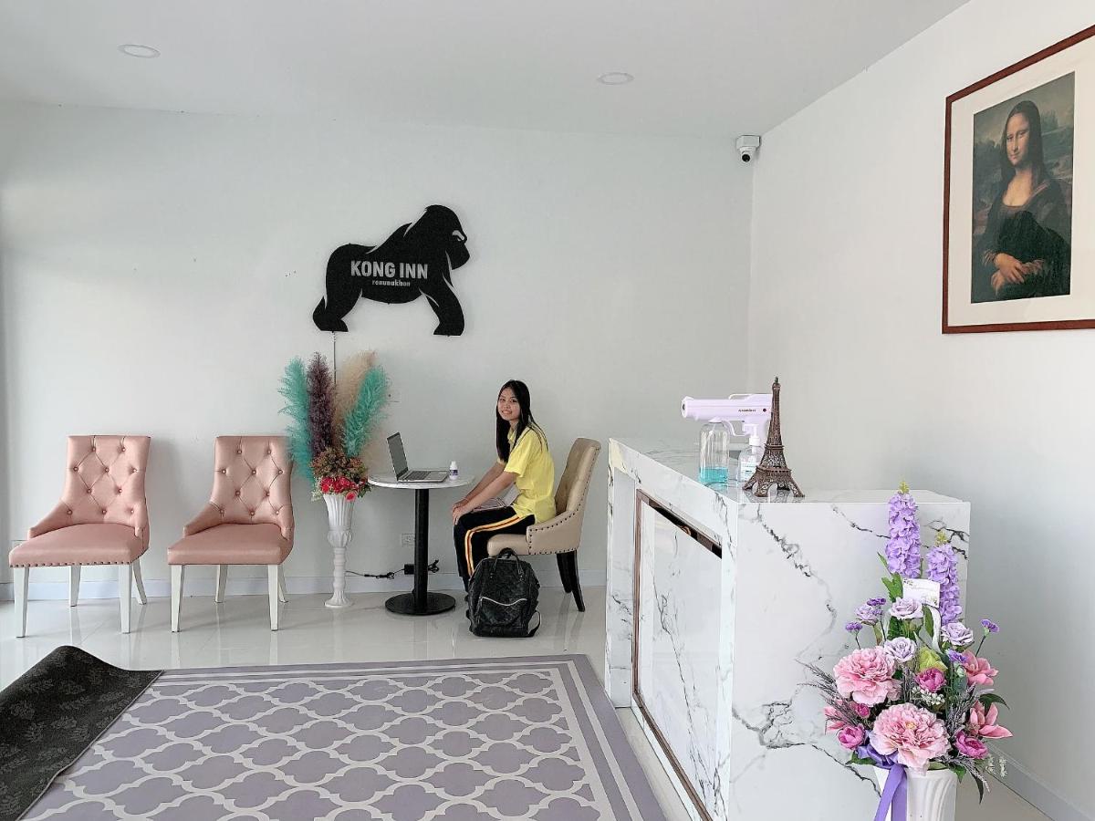 One-Bedroom Apartment - Photo 3