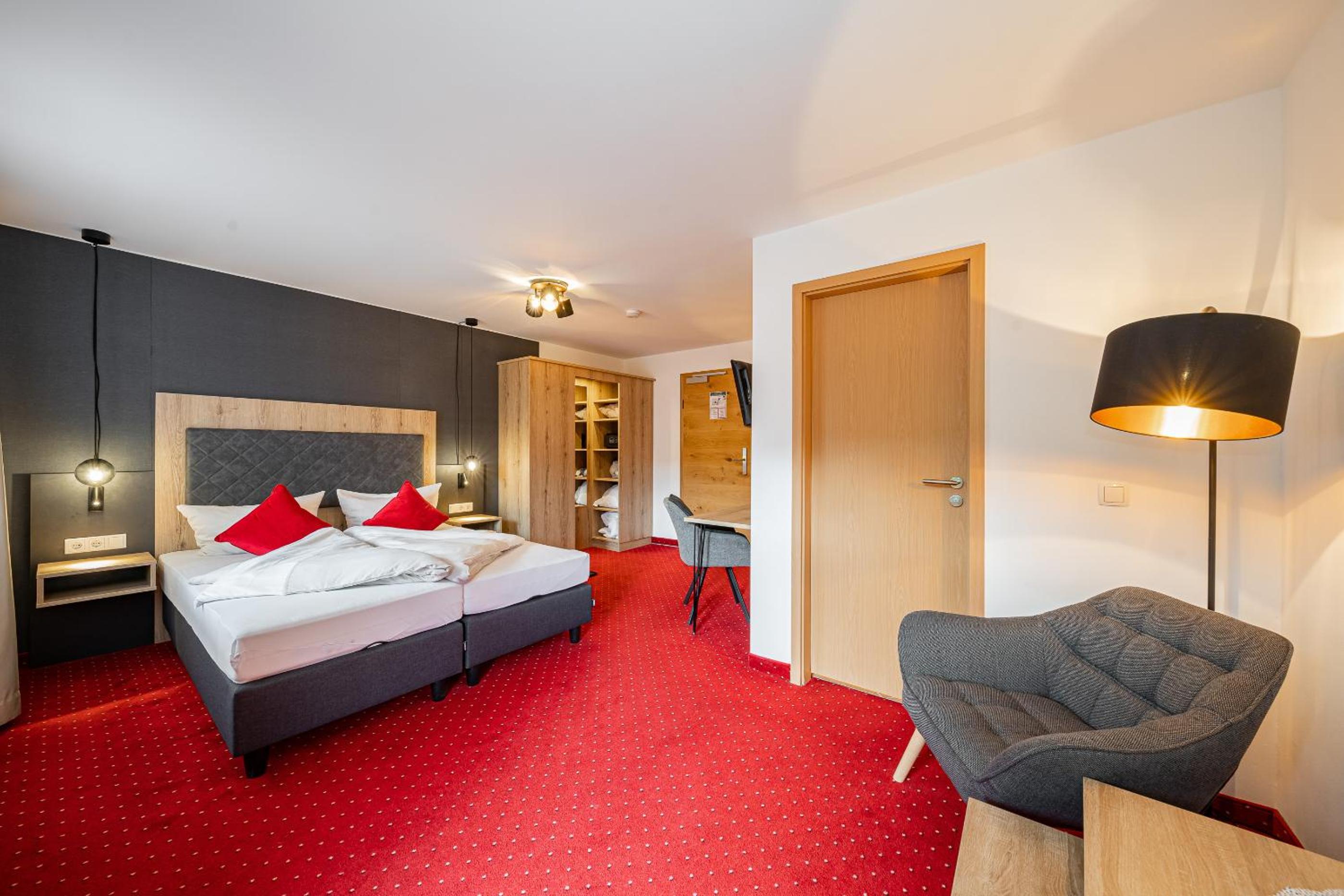 Double Room with Balcony photo 3