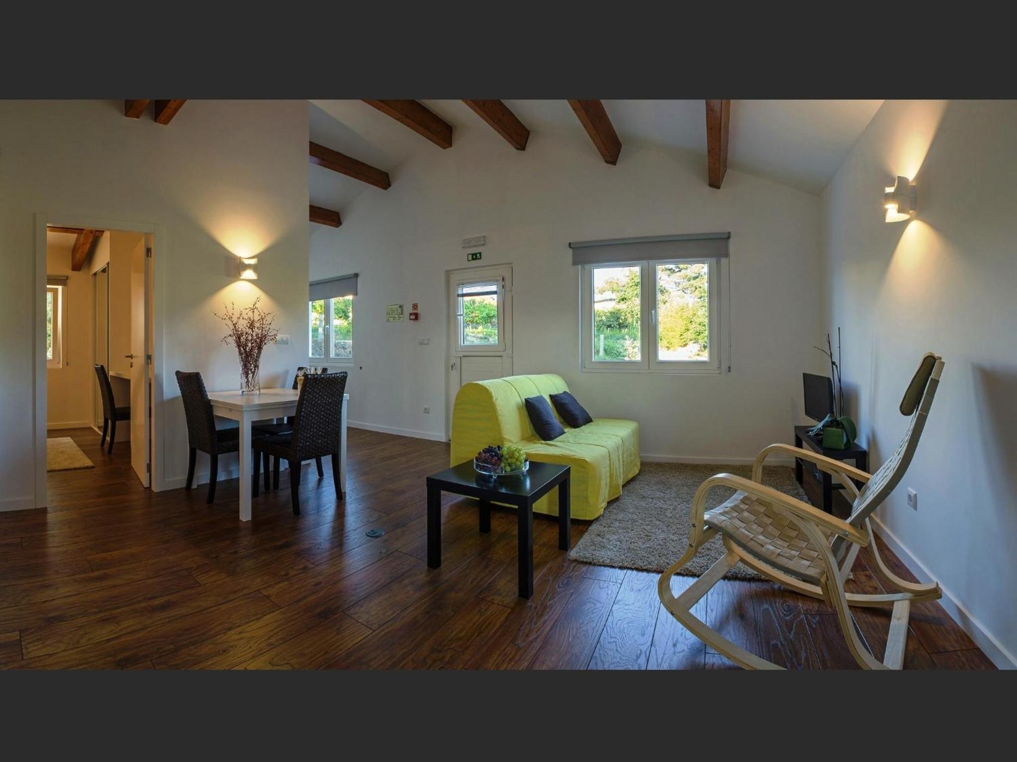 Apartment with Mountain View photo 2