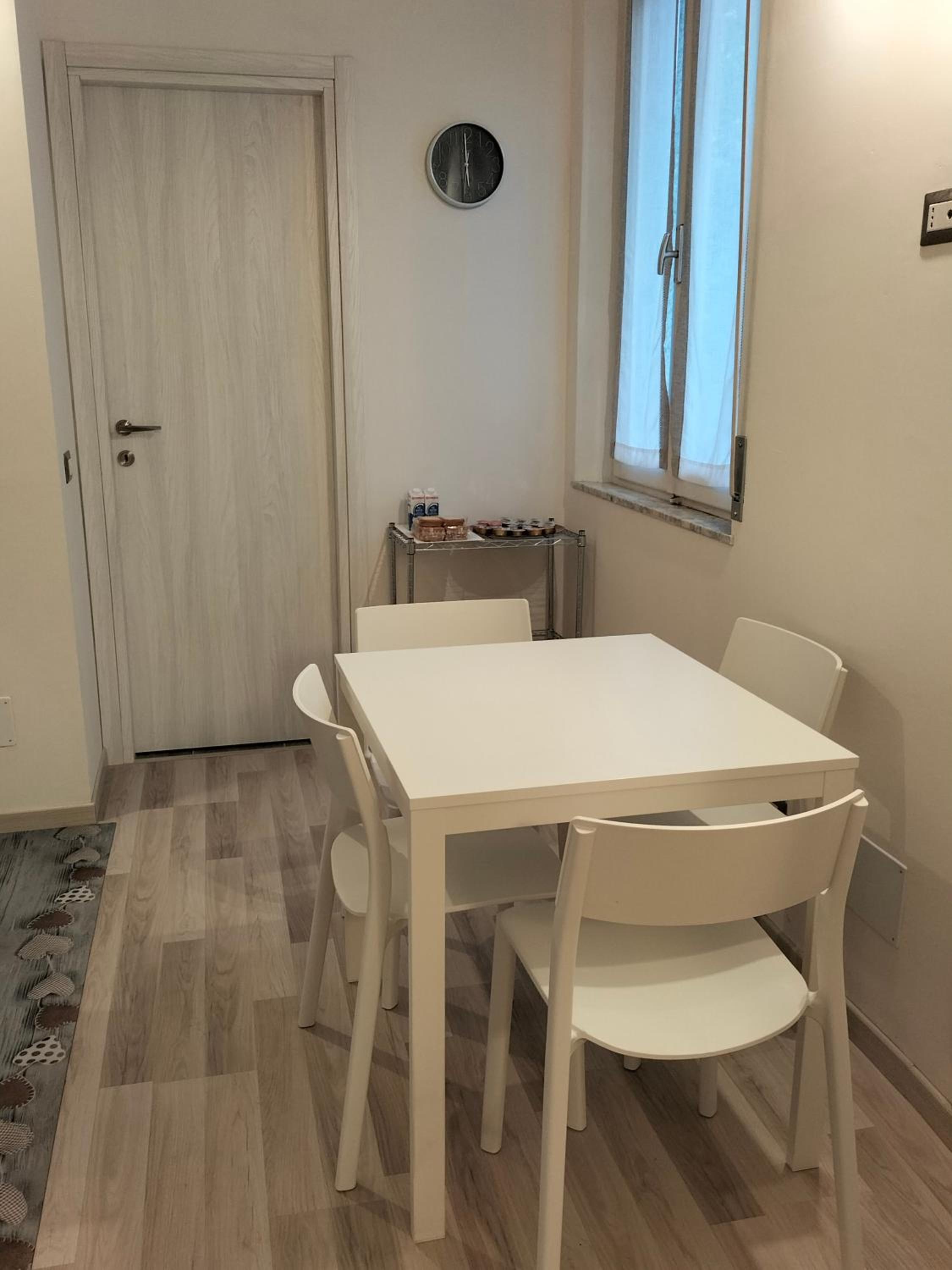 One-Bedroom Apartment with Garden - Photo 3