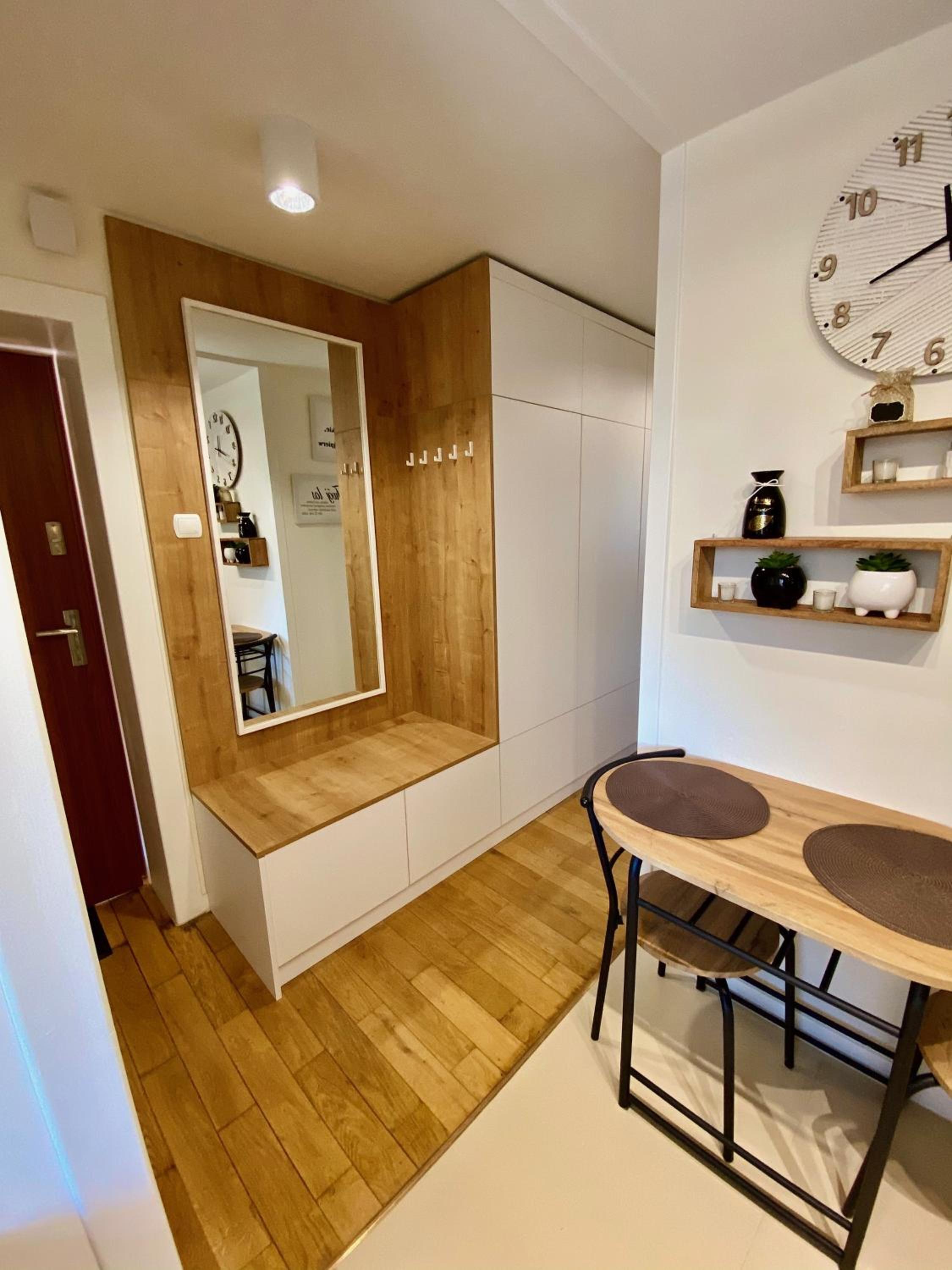 One-Bedroom Apartment - Photo 2